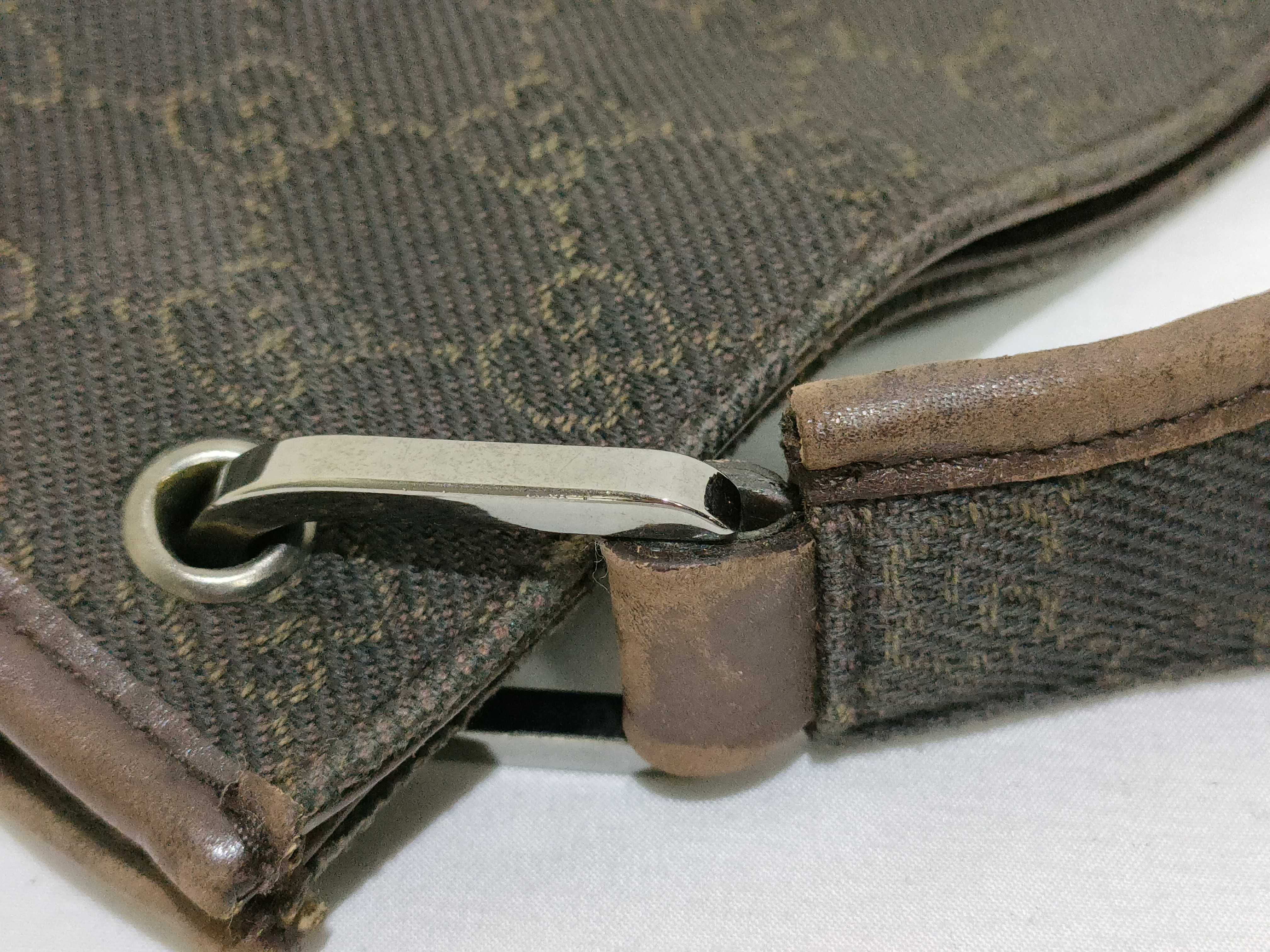 GG Canvas Shoulder Bag, Dark Brown — view 5