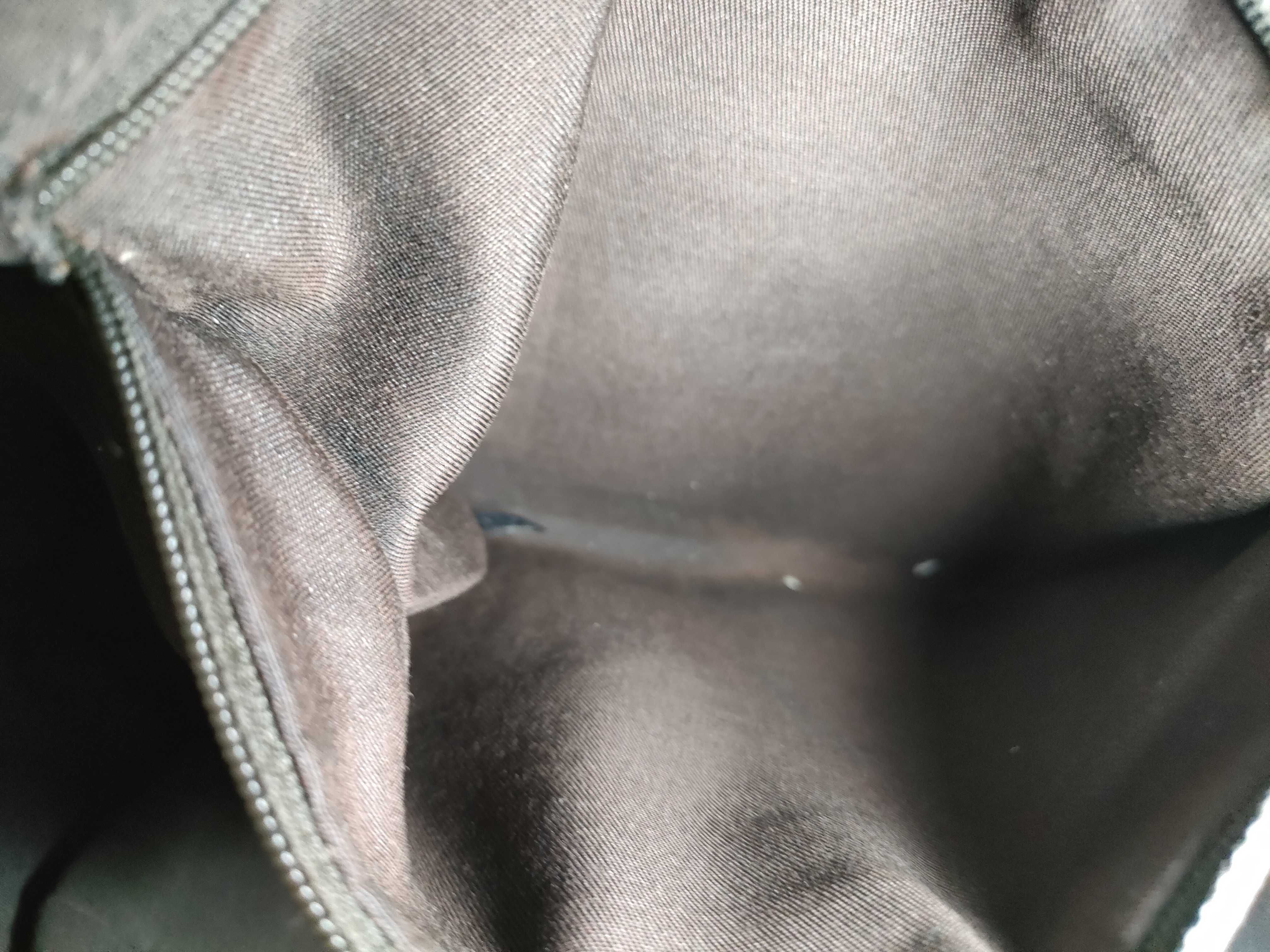 GG Supreme Shoulder Bag — view 13