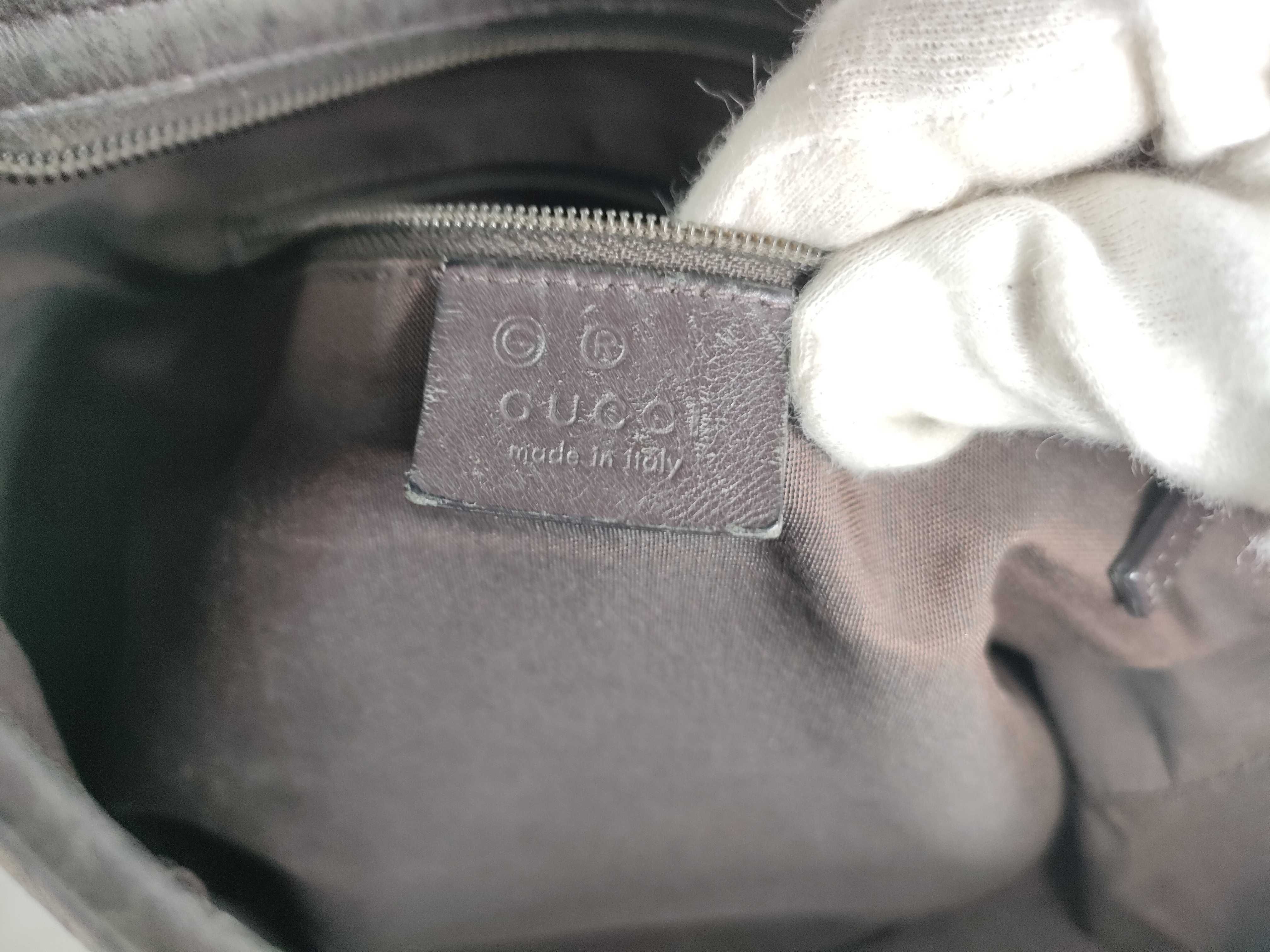 GG Supreme Shoulder Bag — view 14