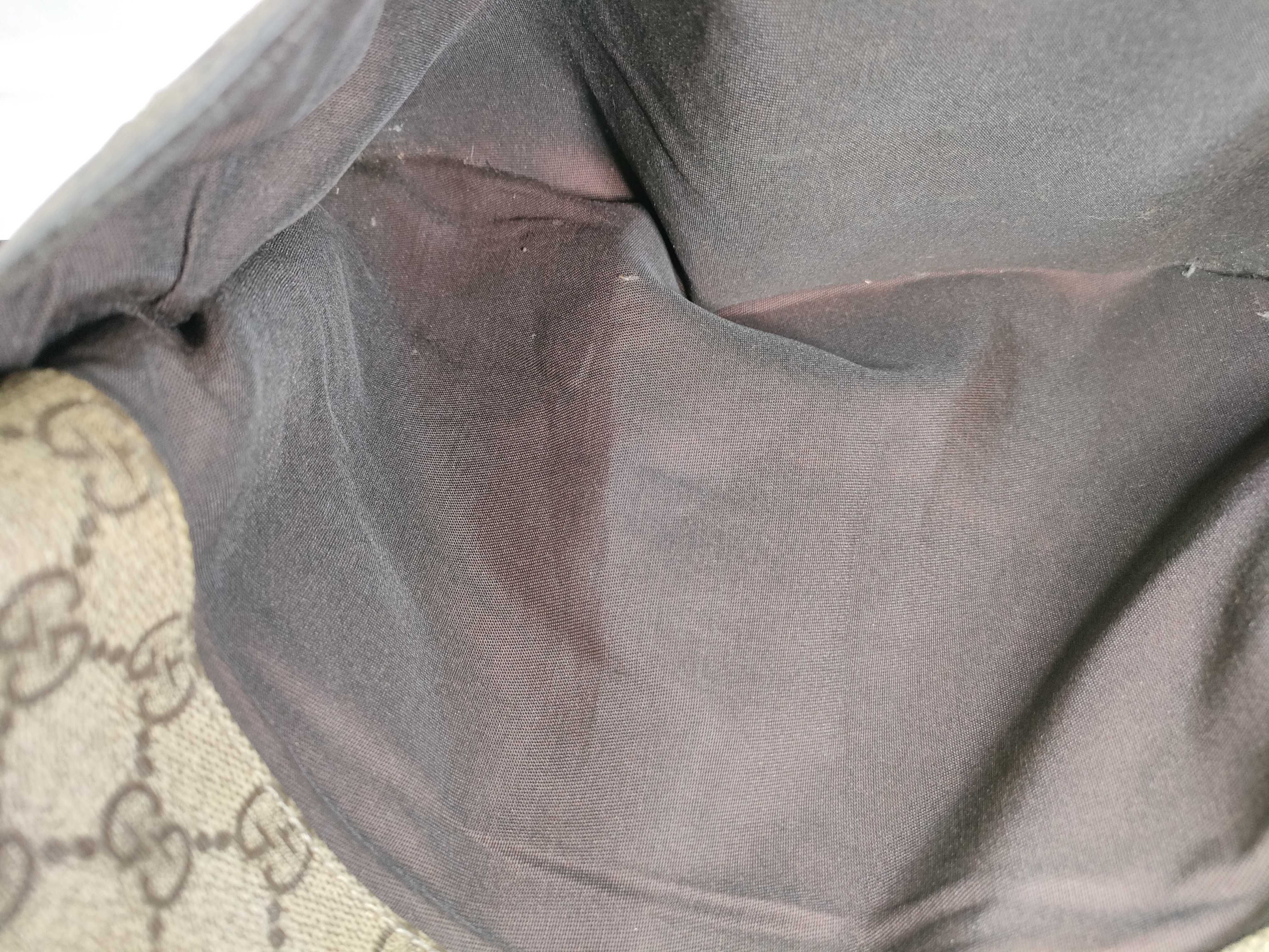 GG Supreme Shoulder Bag — view 15
