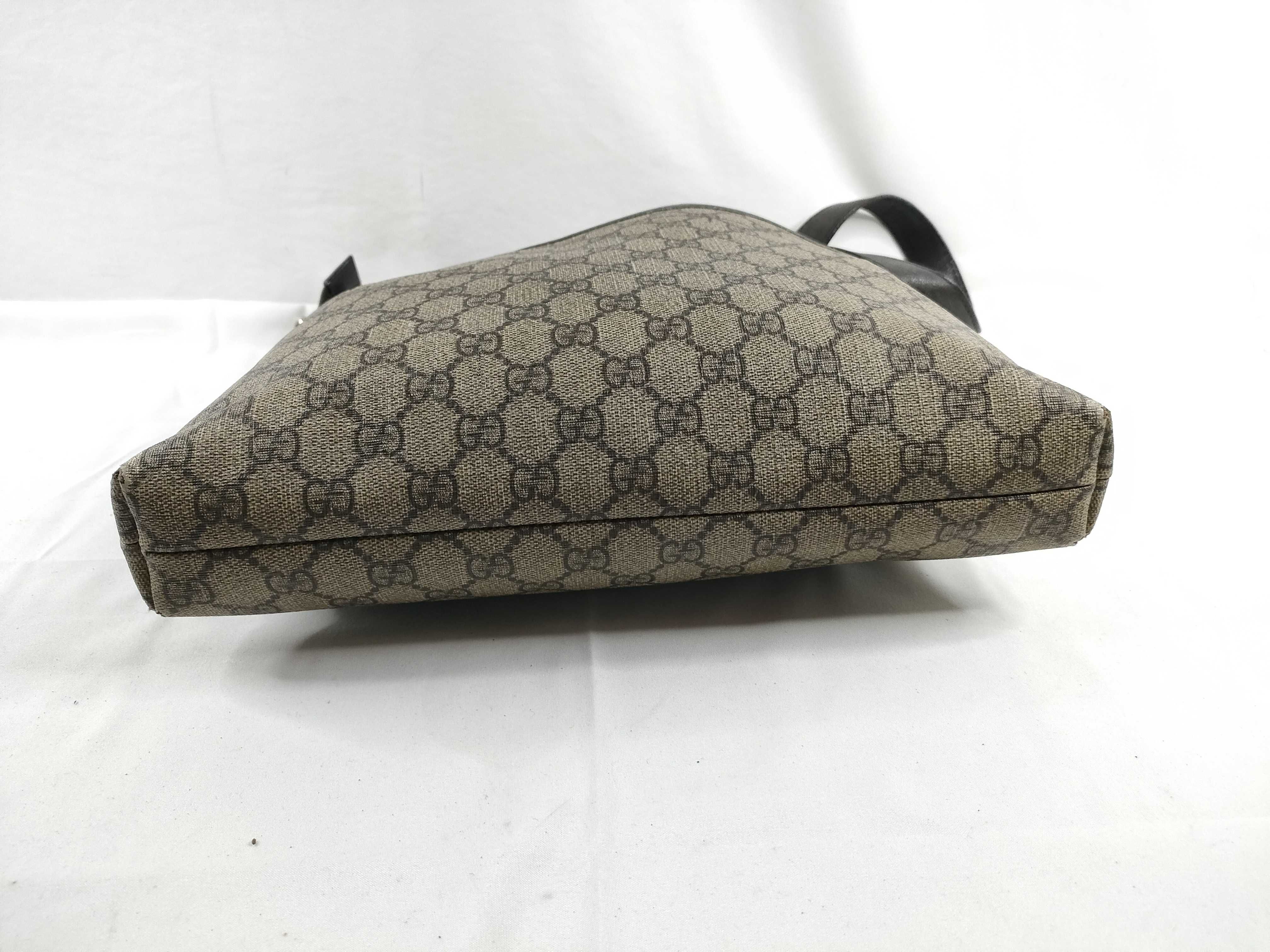 GG Supreme Shoulder Bag — view 4