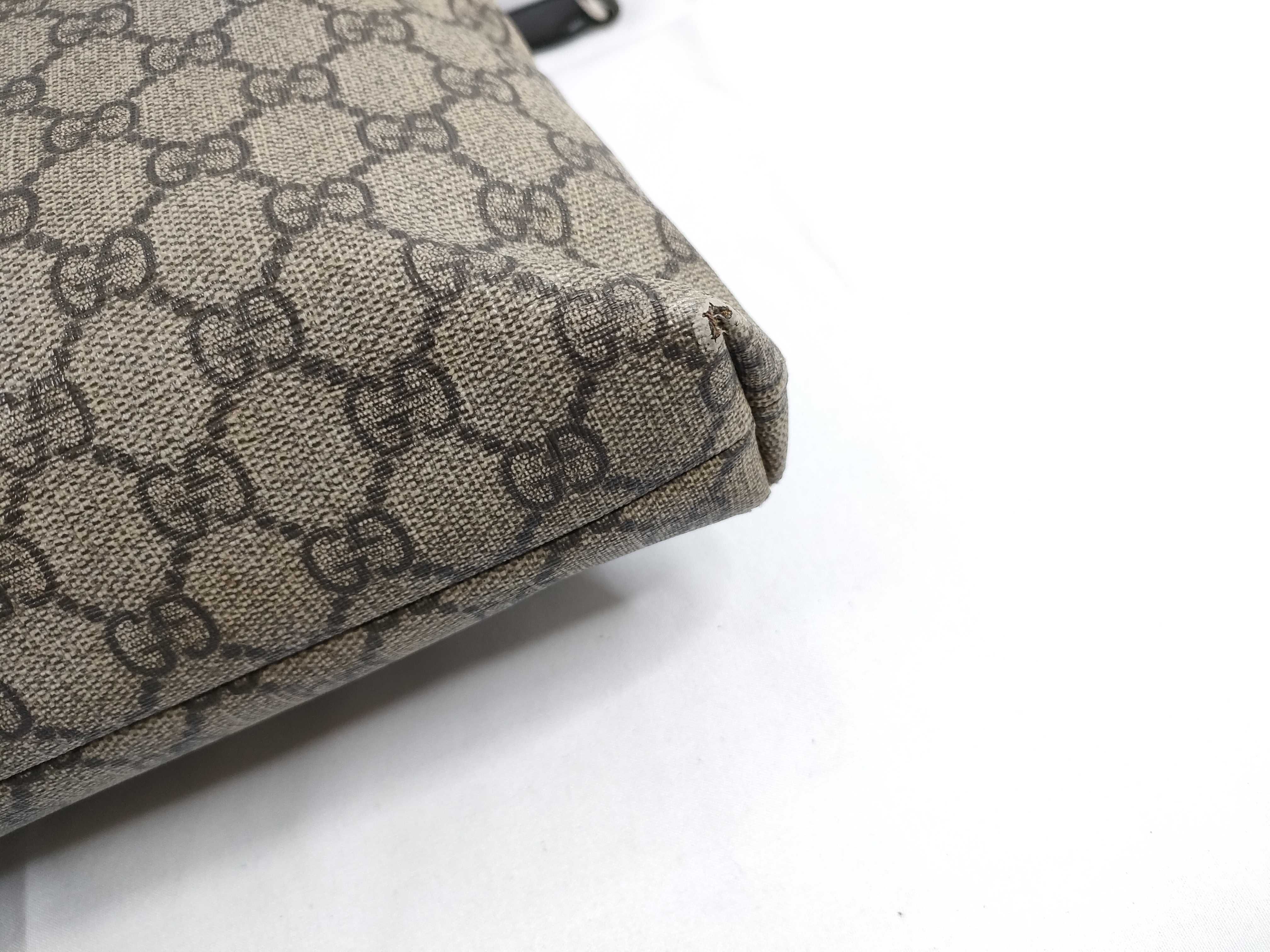 GG Supreme Shoulder Bag — view 5