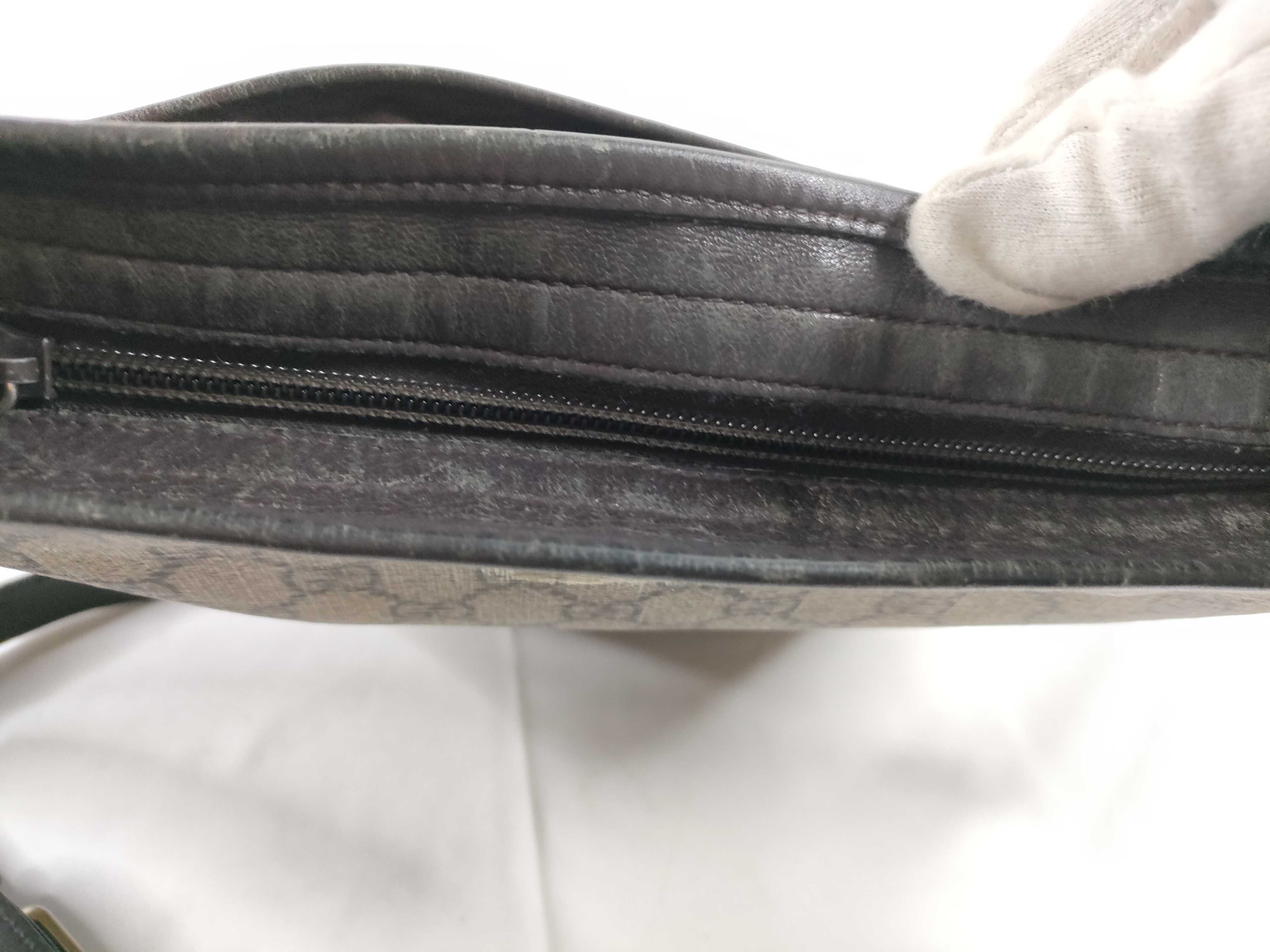 GG Supreme Shoulder Bag — view 10