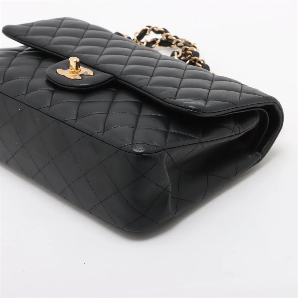 [Individually wrapped] Chanel Matelasse 25 Lambskin Double Flap Double Chain Bag Black Gold Hardware 27696369 No. 27 — view 3