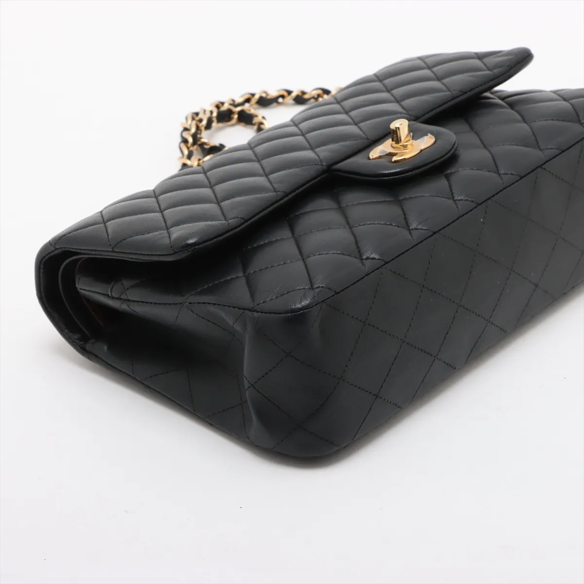 [Individually wrapped] Chanel Matelasse 25 Lambskin Double Flap Double Chain Bag Black Gold Hardware 27696369 No. 27 — view 4