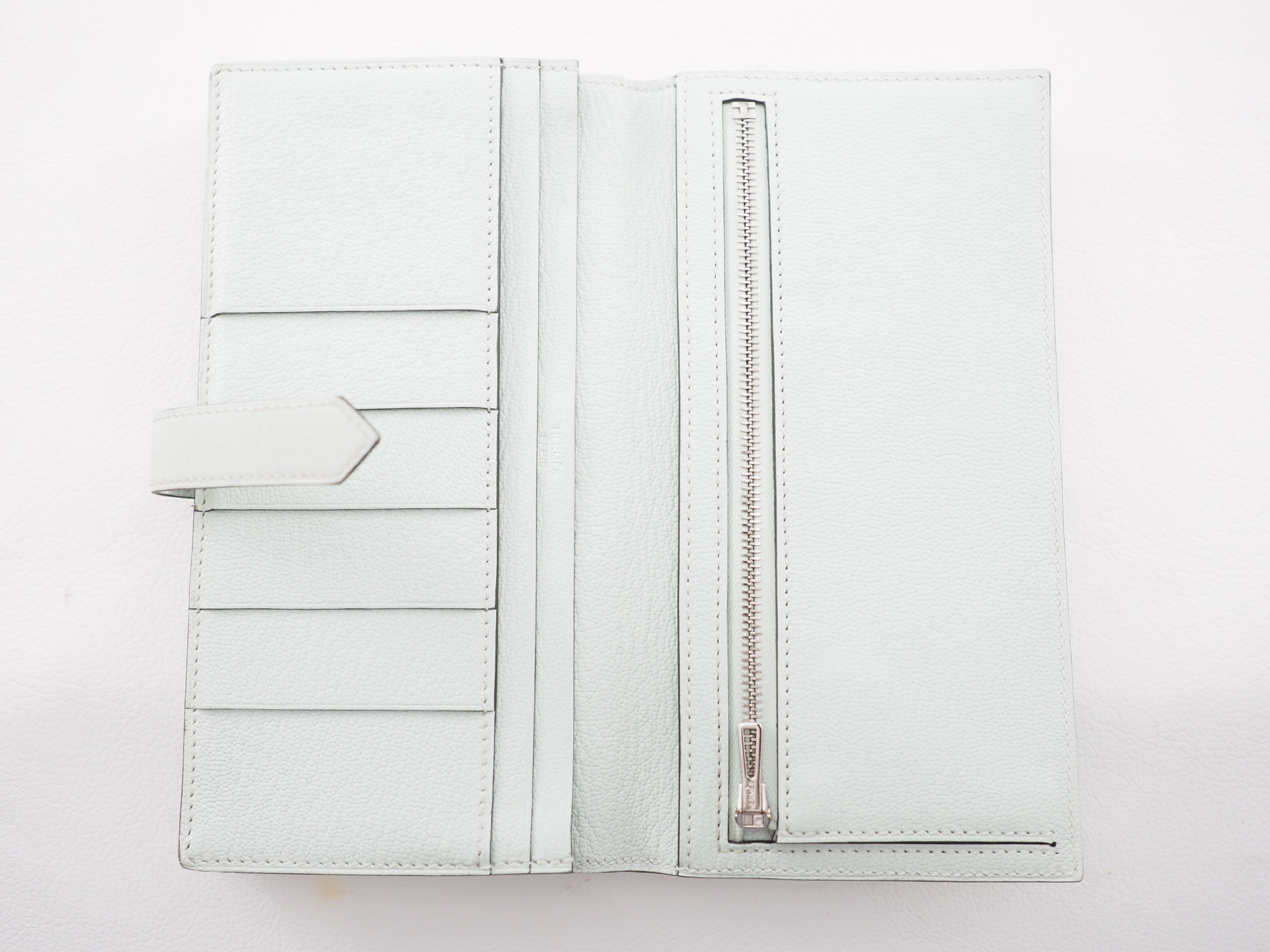 Bearn Soufflé, 2024 model, Chevre Mysore, Vert Fizz (light white-green), silver hardware, W stamp, wallet. — view 6