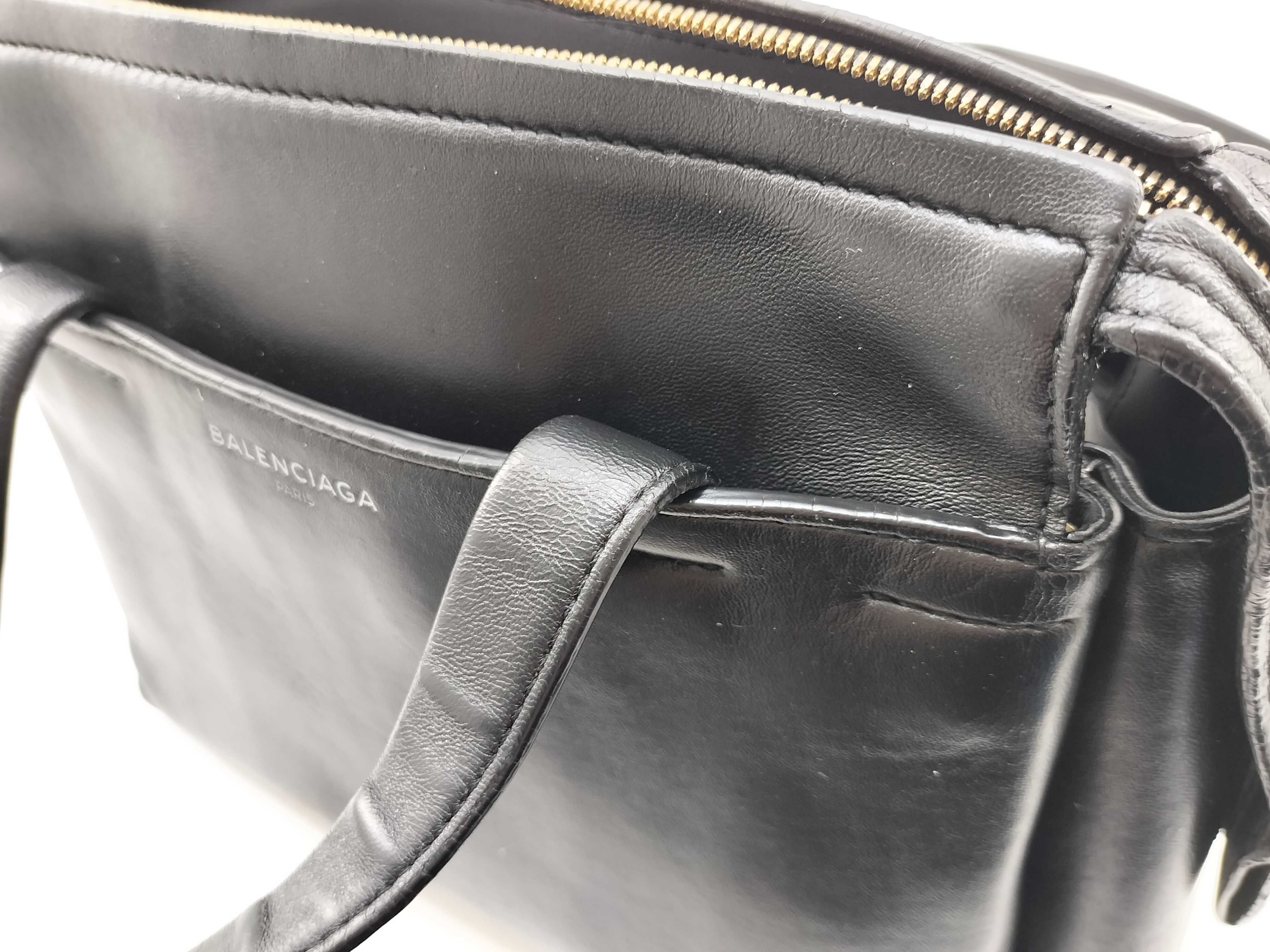 Medium Portfolio Leather Shoulder Bag Black Serial Handbag — view 8