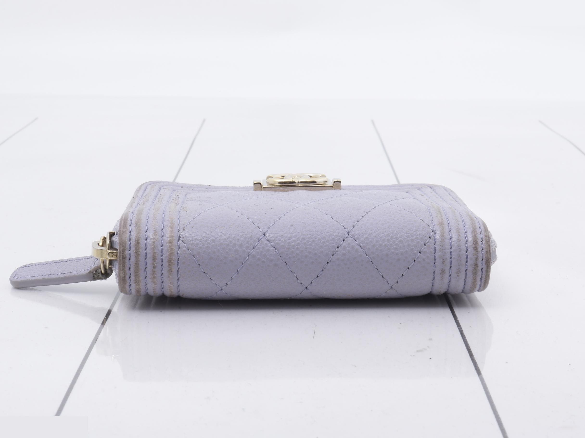 Boy Chanel coin case, purple caviar leather. — view 3