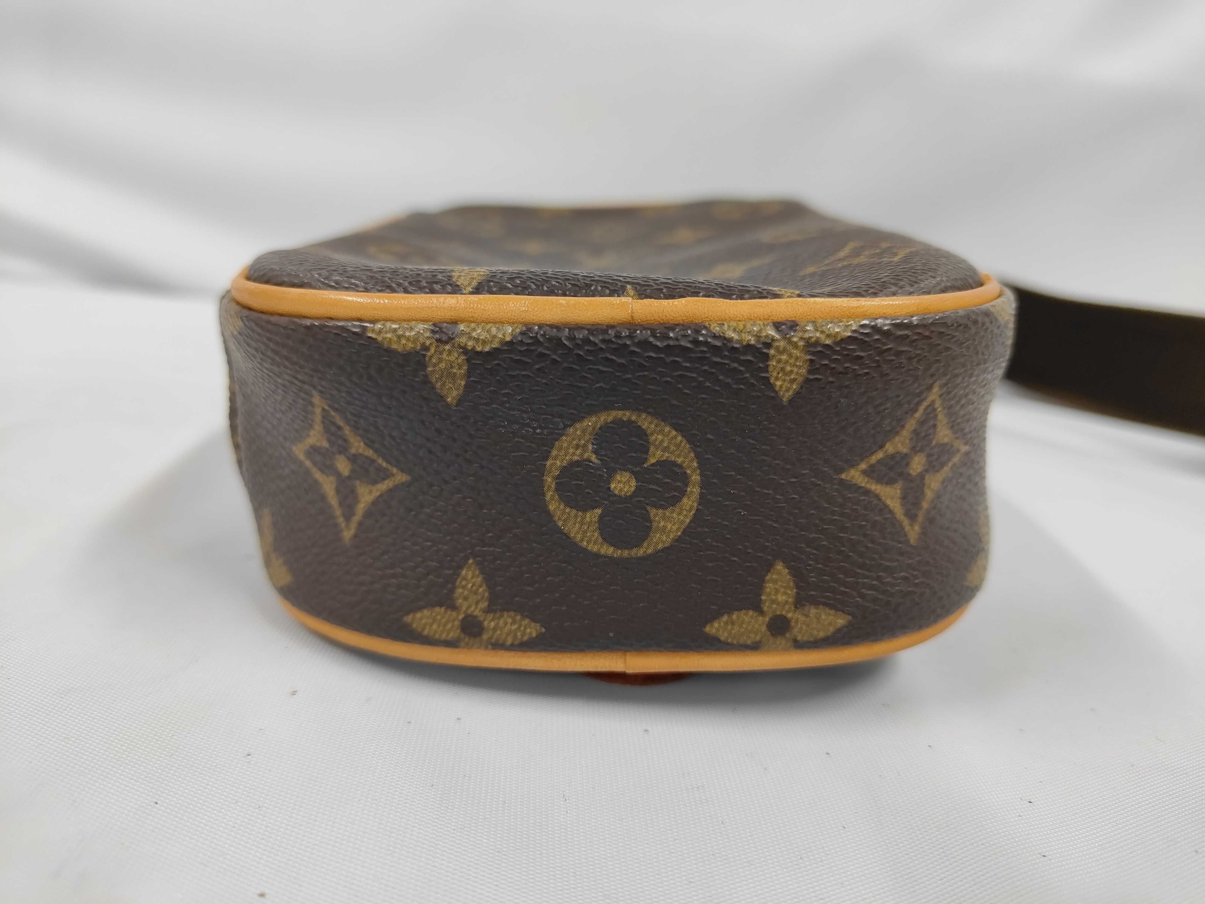LV Pochette Gange Shoulder Bag — view 4