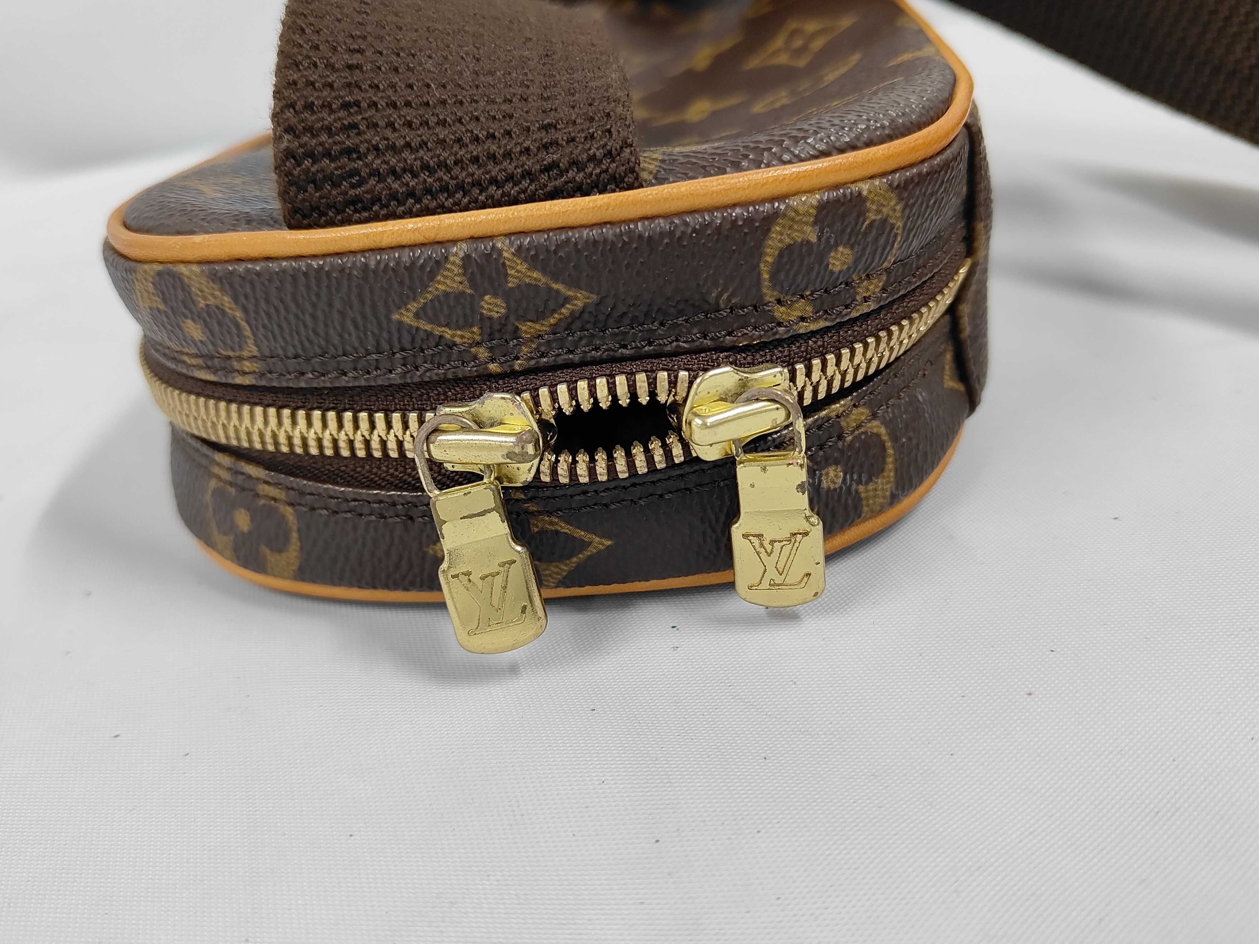 LV Pochette Gange Shoulder Bag — view 8