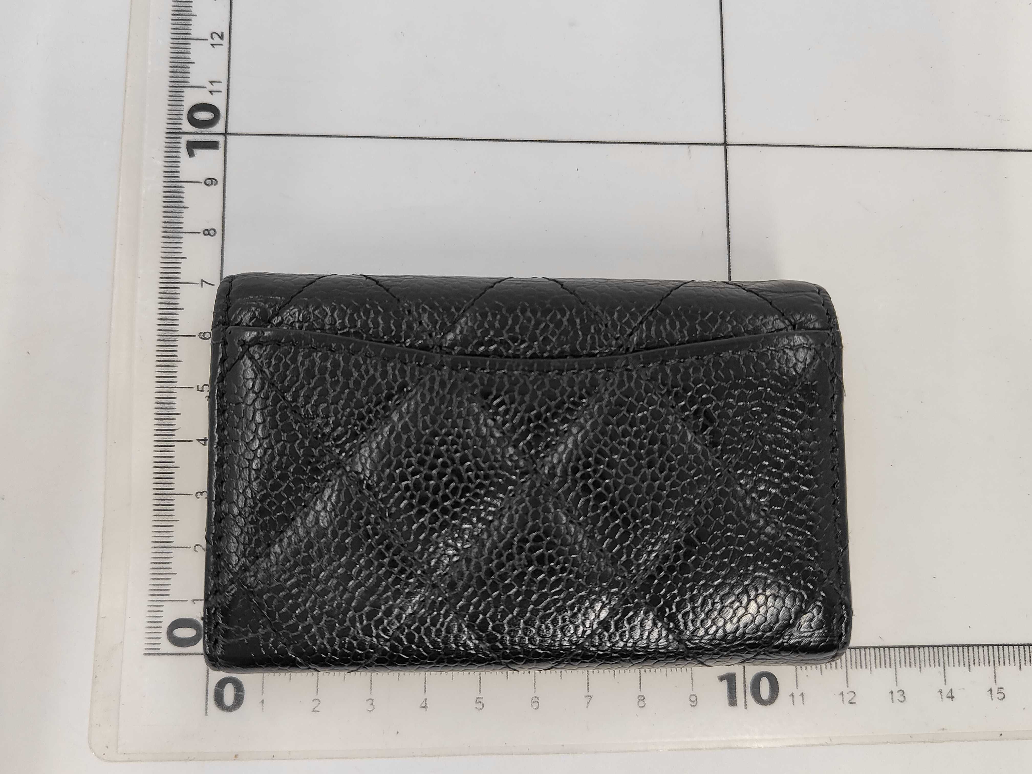 Matelassé 6-Key Case, Caviar Leather, Gold Hardware, Black, 21064857 (Key Case/Key Holder) — view 2