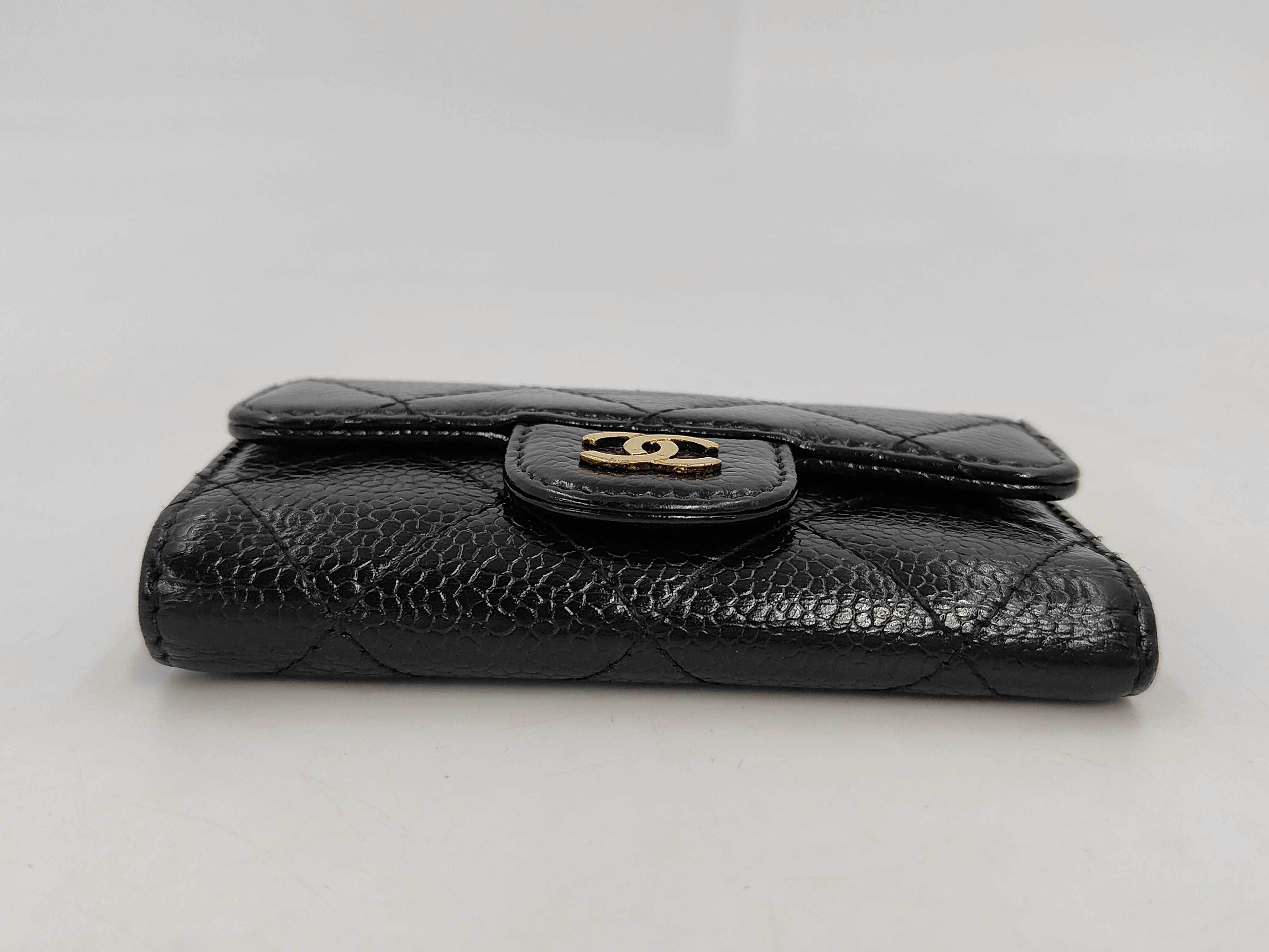 Matelassé 6-Key Case, Caviar Leather, Gold Hardware, Black, 21064857 (Key Case/Key Holder) — view 3