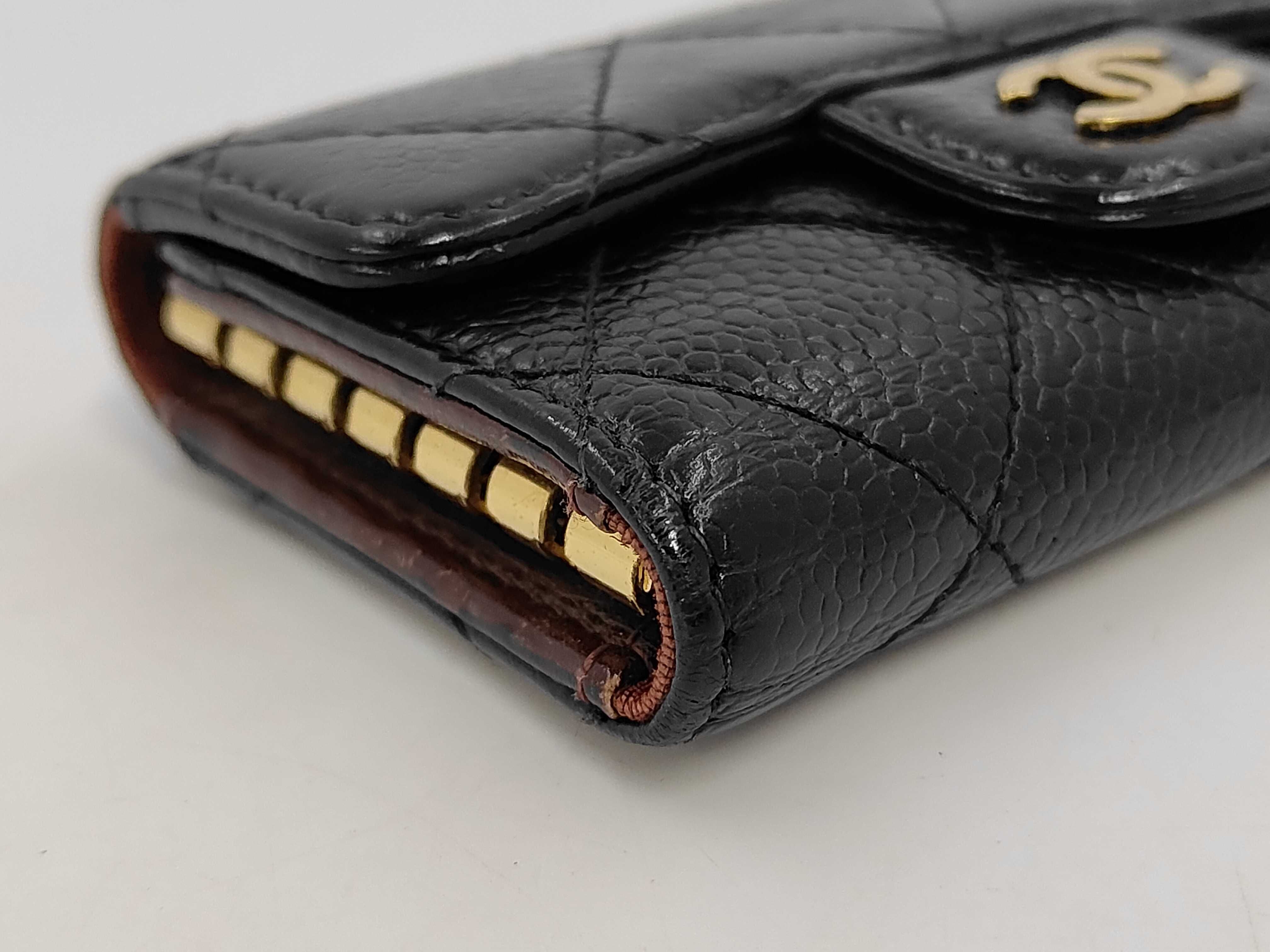 Matelassé 6-Key Case, Caviar Leather, Gold Hardware, Black, 21064857 (Key Case/Key Holder) — view 4