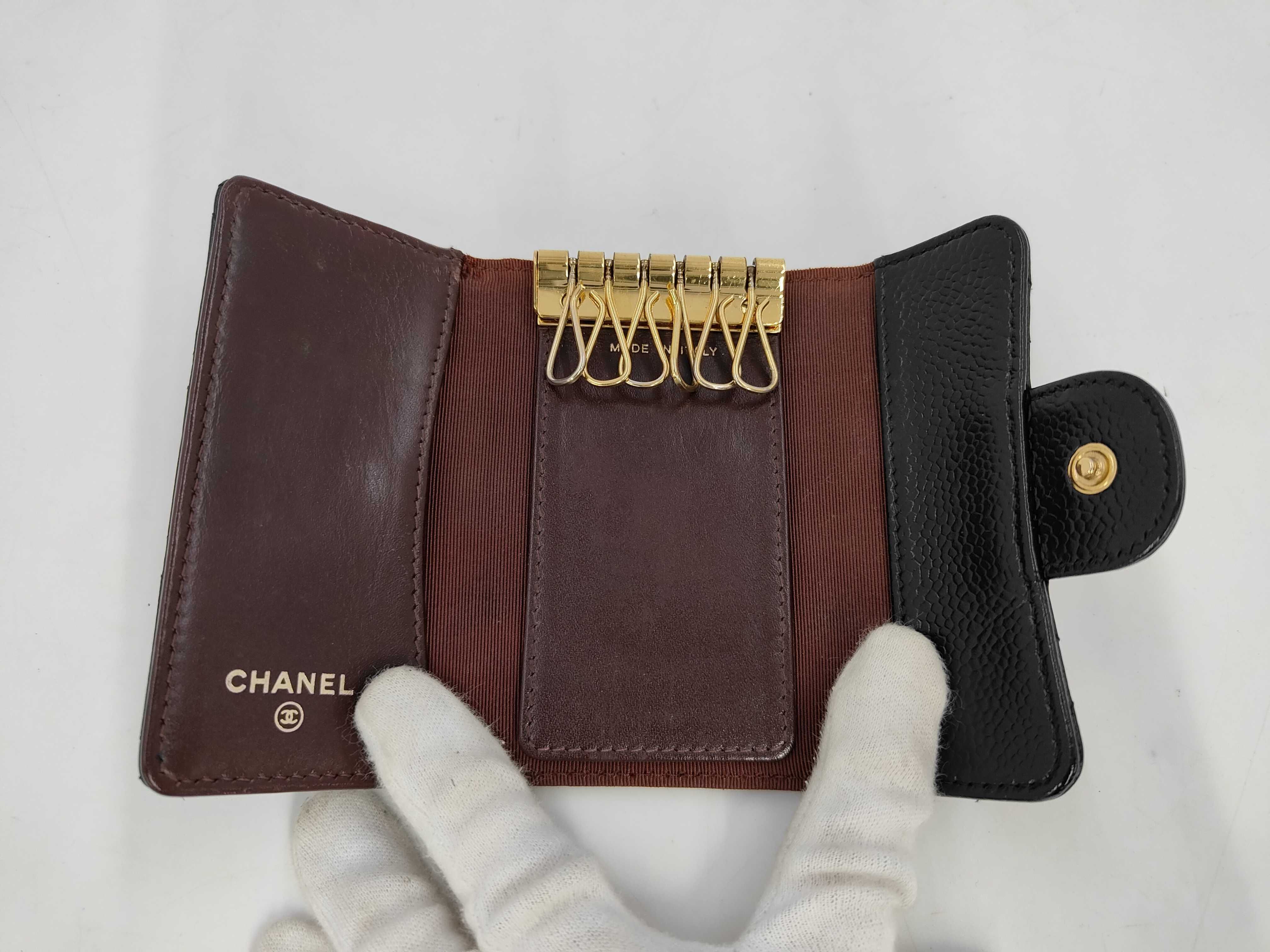 Matelassé 6-Key Case, Caviar Leather, Gold Hardware, Black, 21064857 (Key Case/Key Holder) — view 8