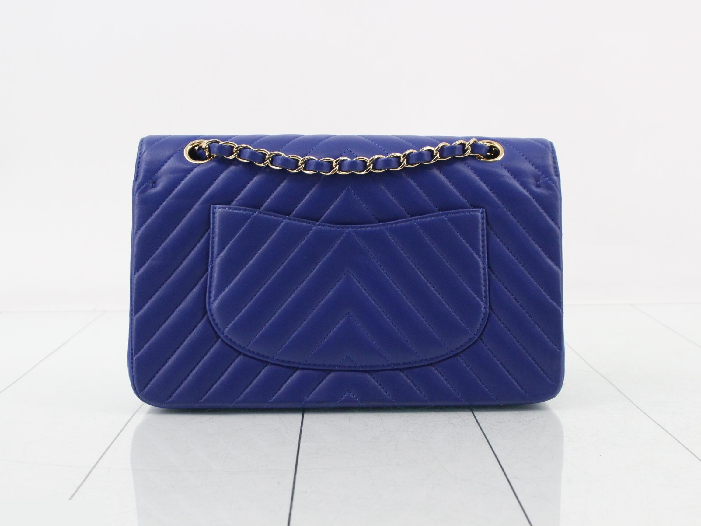V-stitch double flap chain shoulder bag — view 2