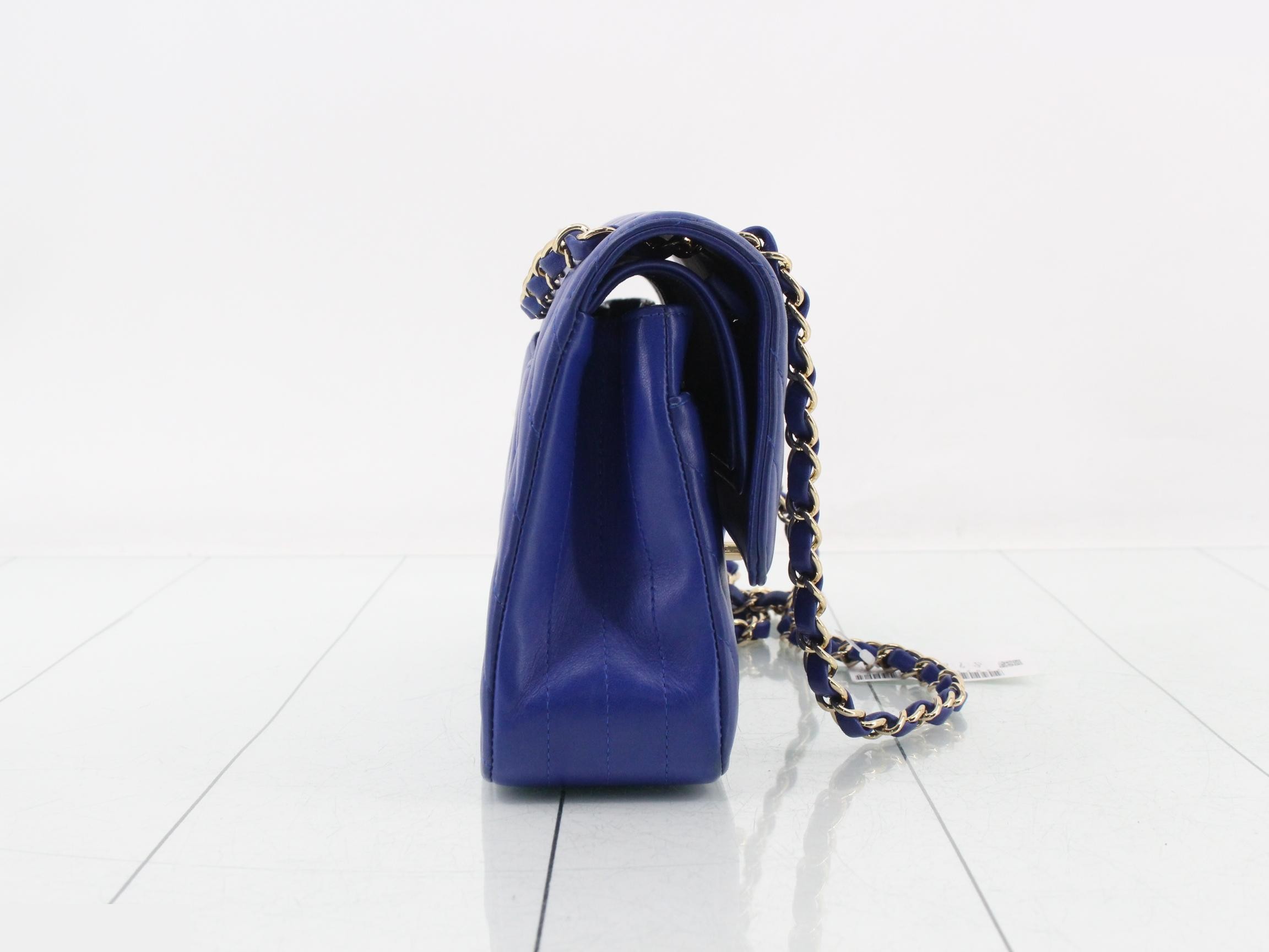 V-stitch double flap chain shoulder bag — view 4