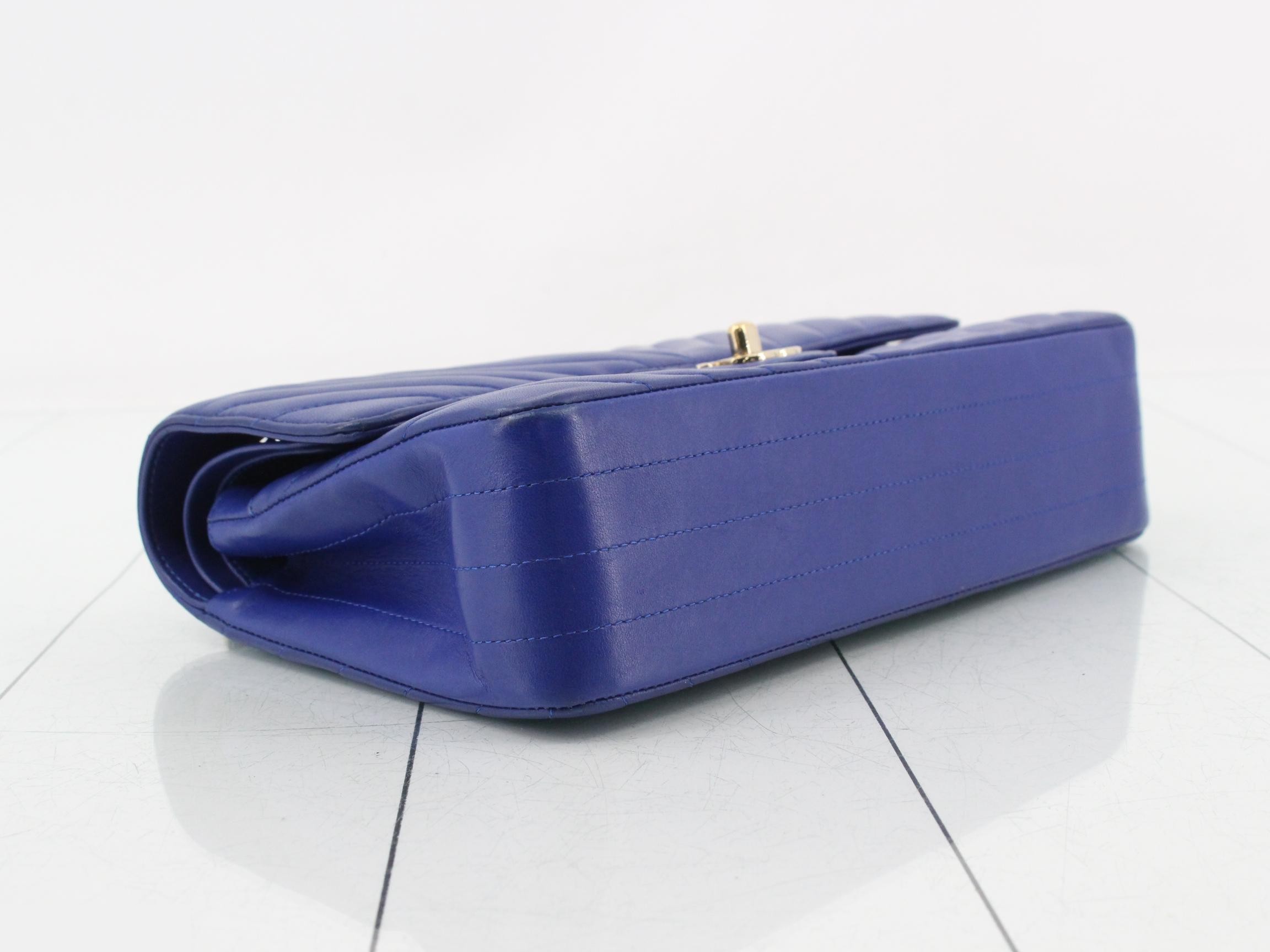V-stitch double flap chain shoulder bag — view 5