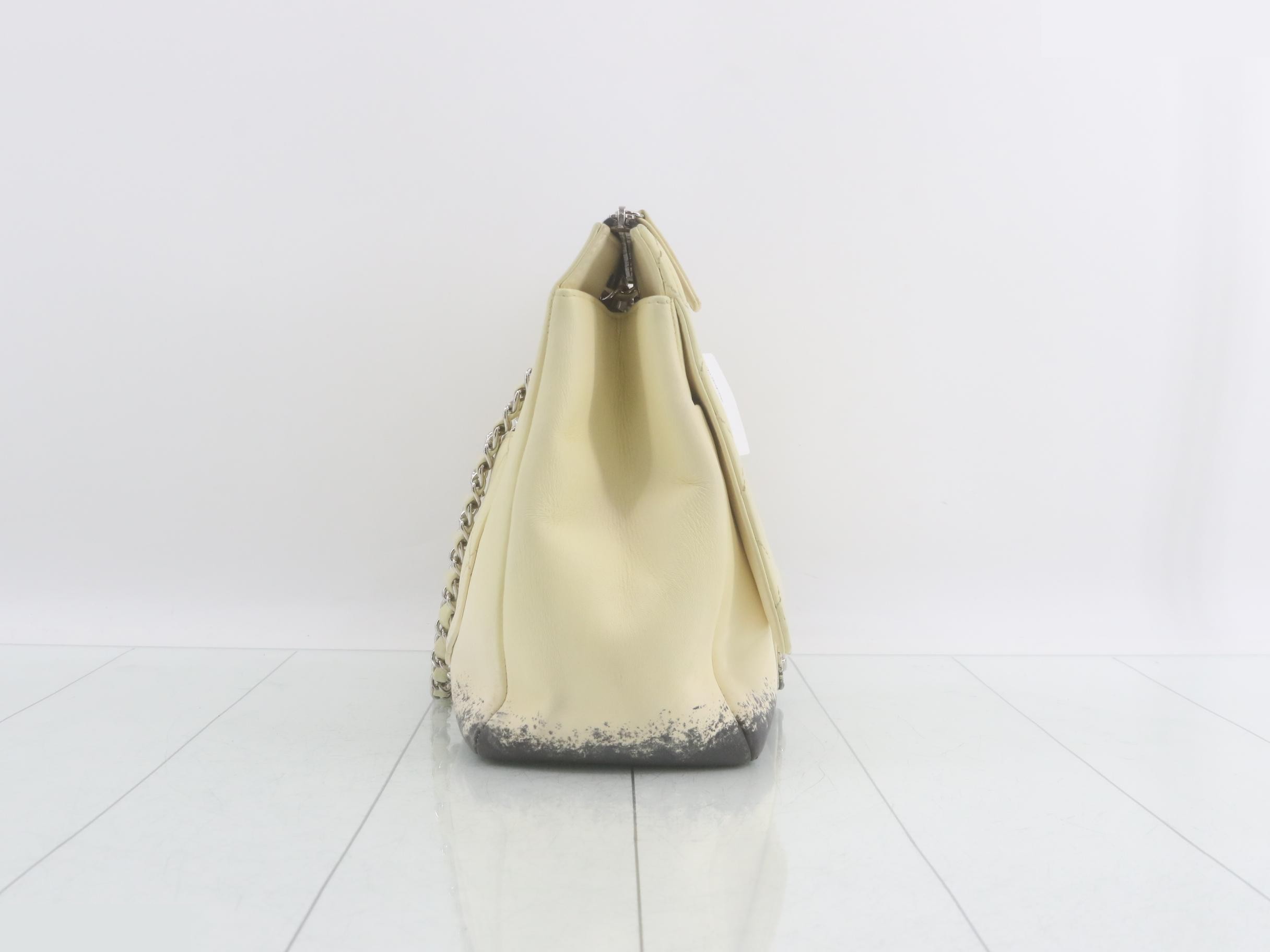 Matelassé (bag) - Shoulder bag — view 4