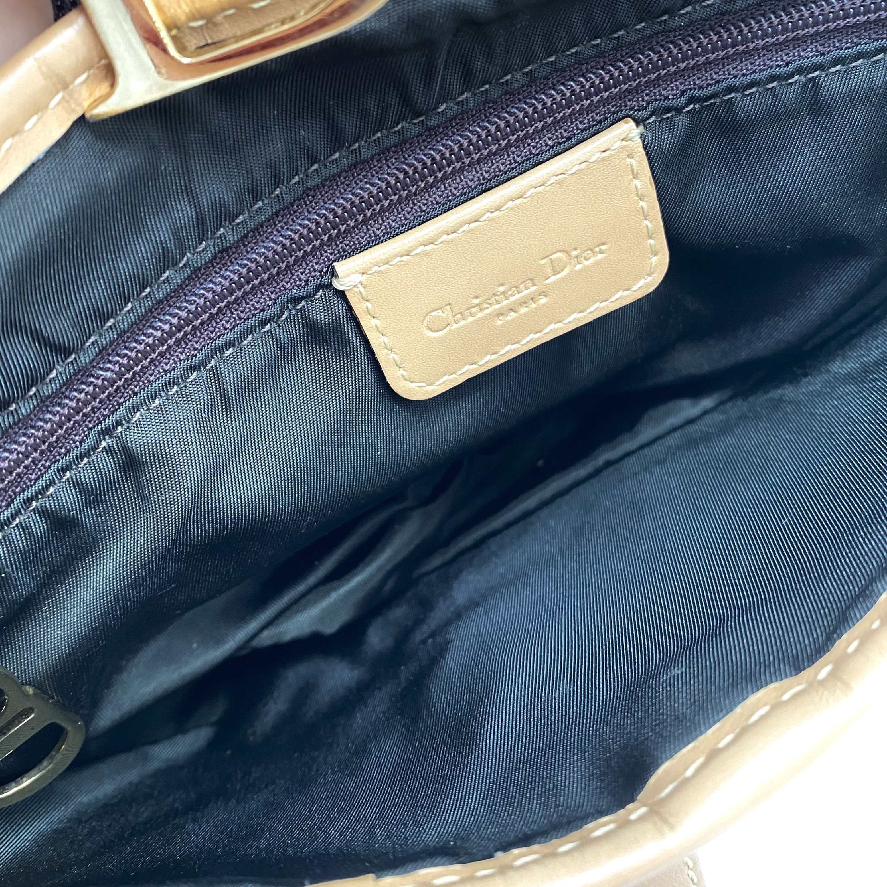 Trotter Saddle Canvas One Shoulder Bag — view 7