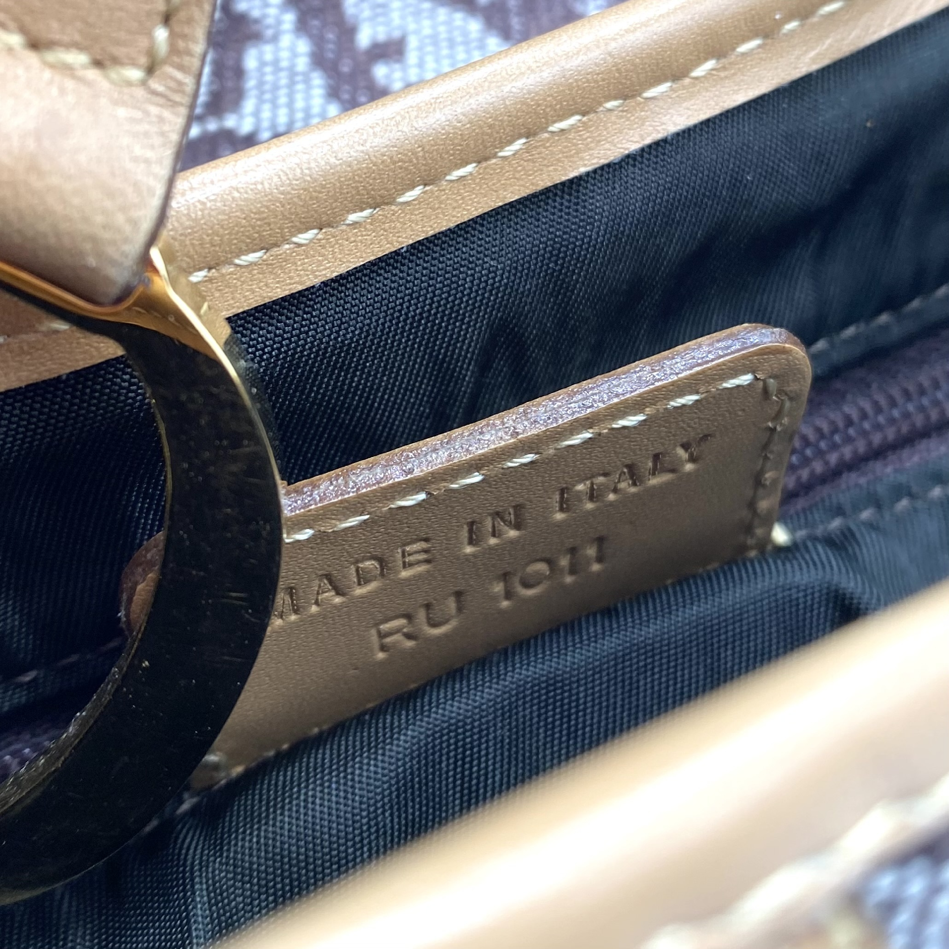 Trotter Saddle Canvas One Shoulder Bag — view 9