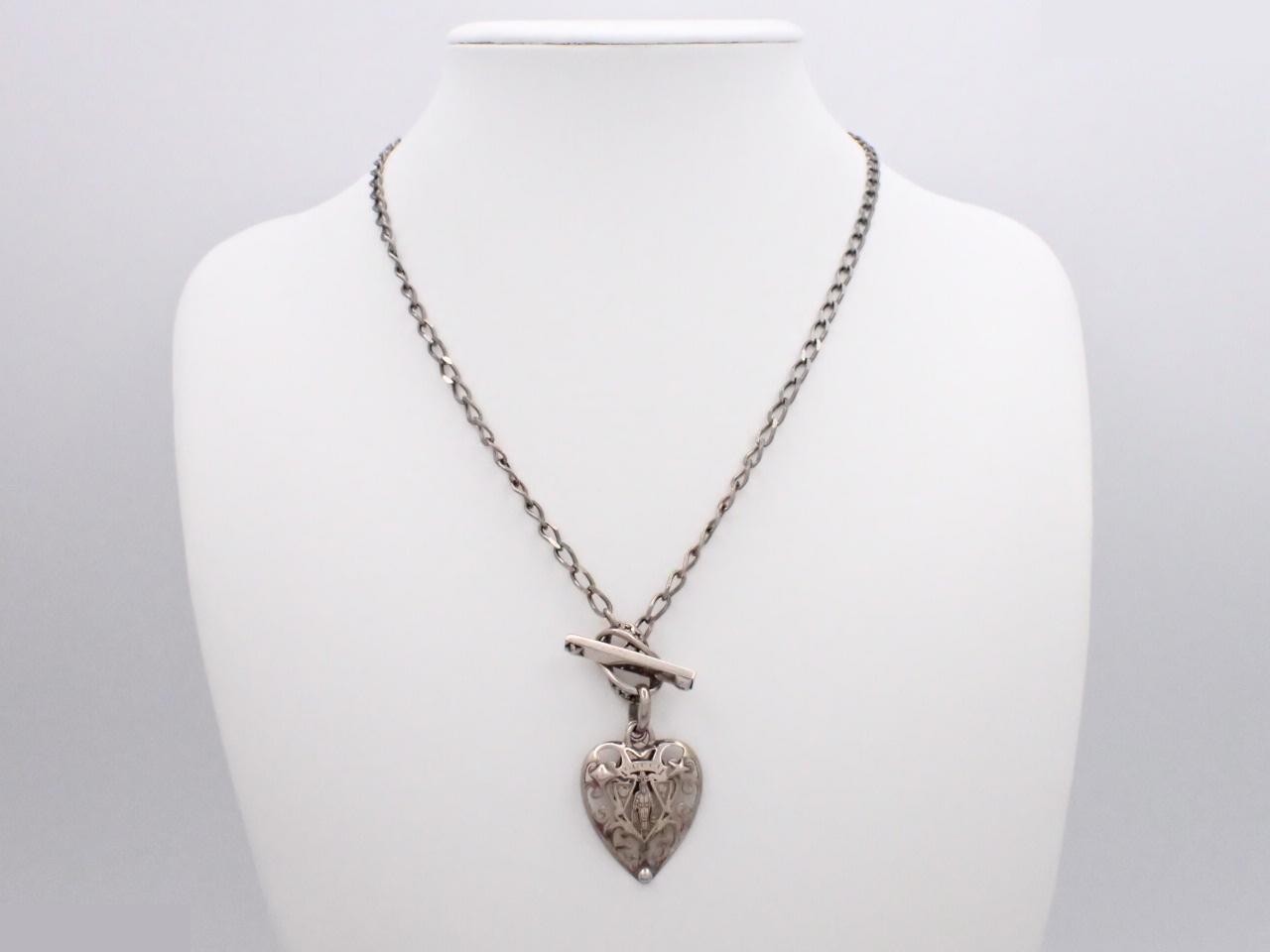 Hysteria Crest Heart Toggle Silver 925 Necklace Gucci — view 3