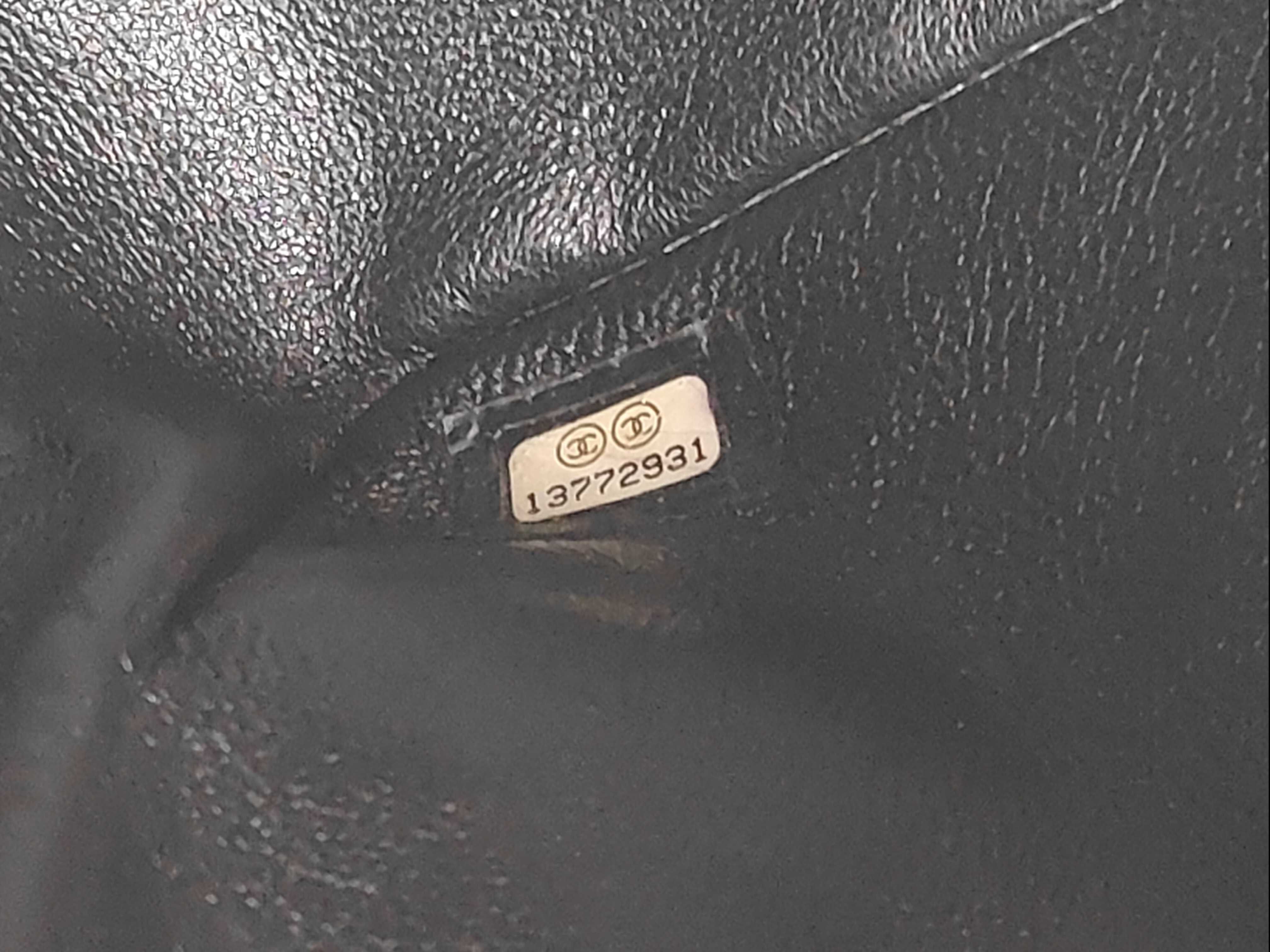 Single Flap CF Maxi Chain Bag — view 9