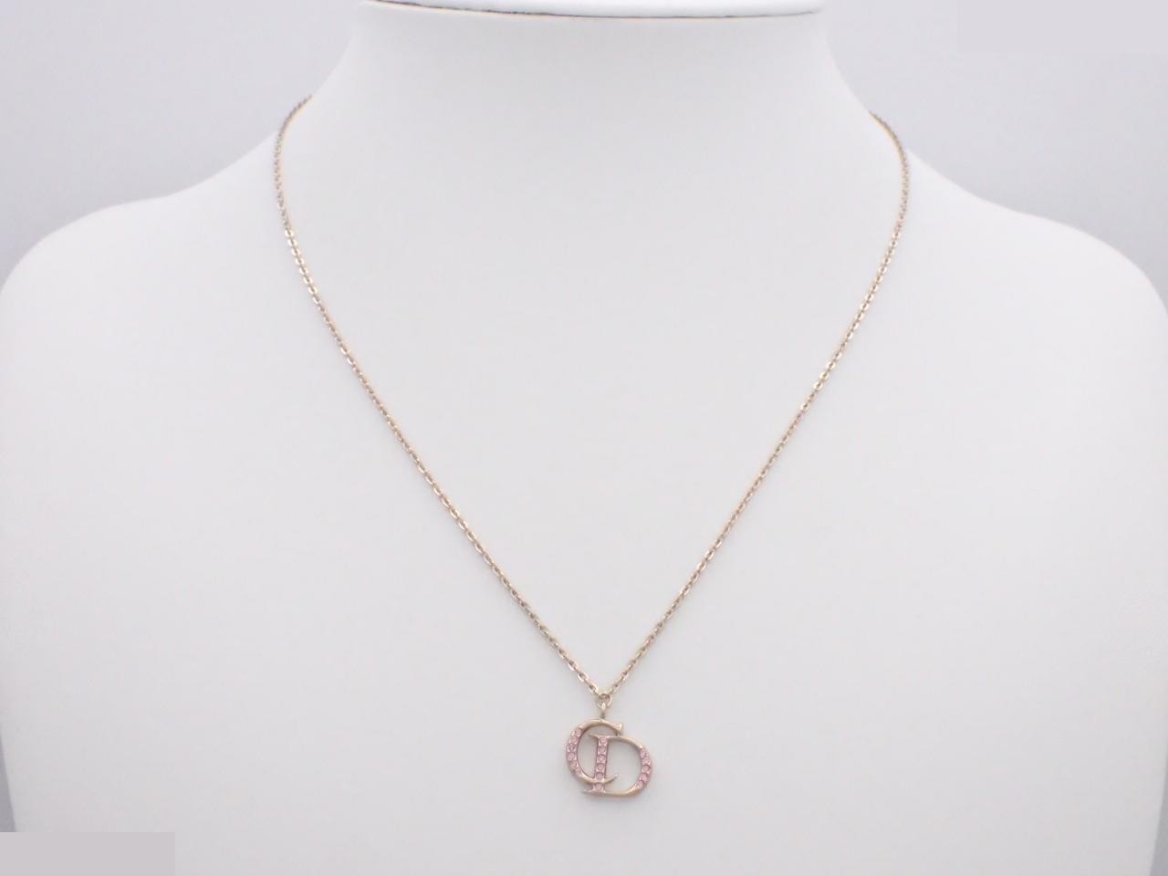Other lines: Precious metals, necklaces, pendants, chain approximately 46cm. — view 3