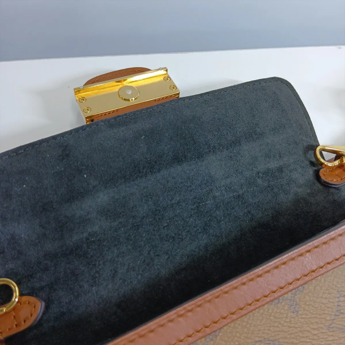 Monogram Reverse Bumbag Dauphine M44586 GI1159 Brown — view 10