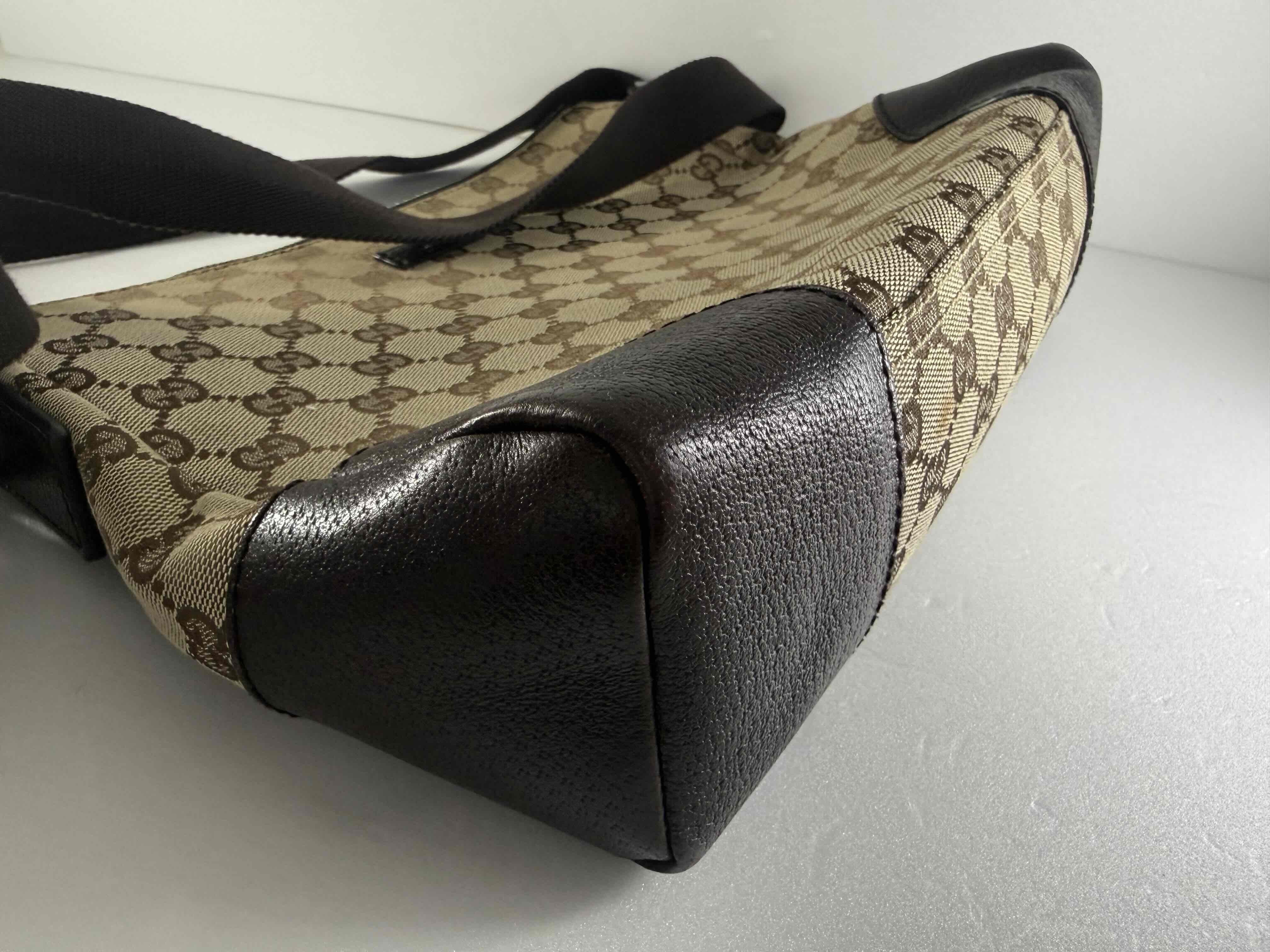 GG Canvas Shoulder Bag, Brown Shoulder Bag — view 5
