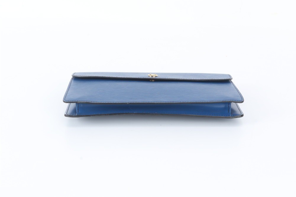 Montaigne 27 Toledo Blue M52655 Leather — view 5