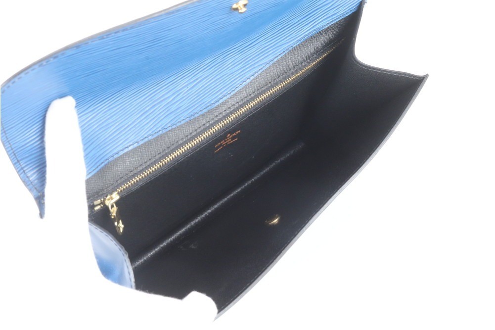 Montaigne 27 Toledo Blue M52655 Leather — view 6