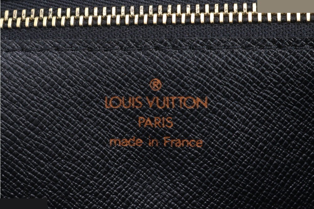 Montaigne 27 Toledo Blue M52655 Leather — view 7