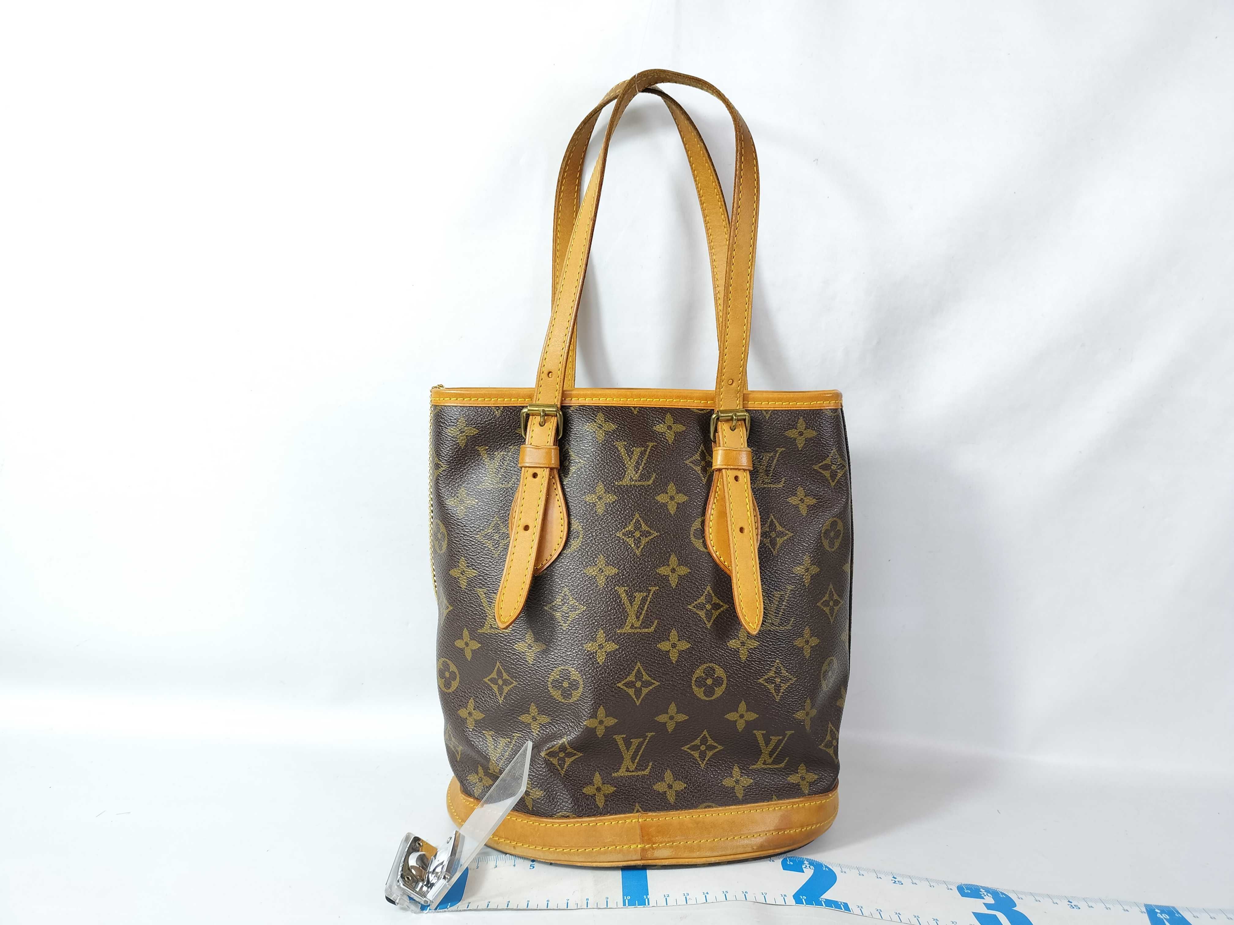 Monogram Louis Vuitton Bucket PM with Pouch FL0041 Handbag — view 2