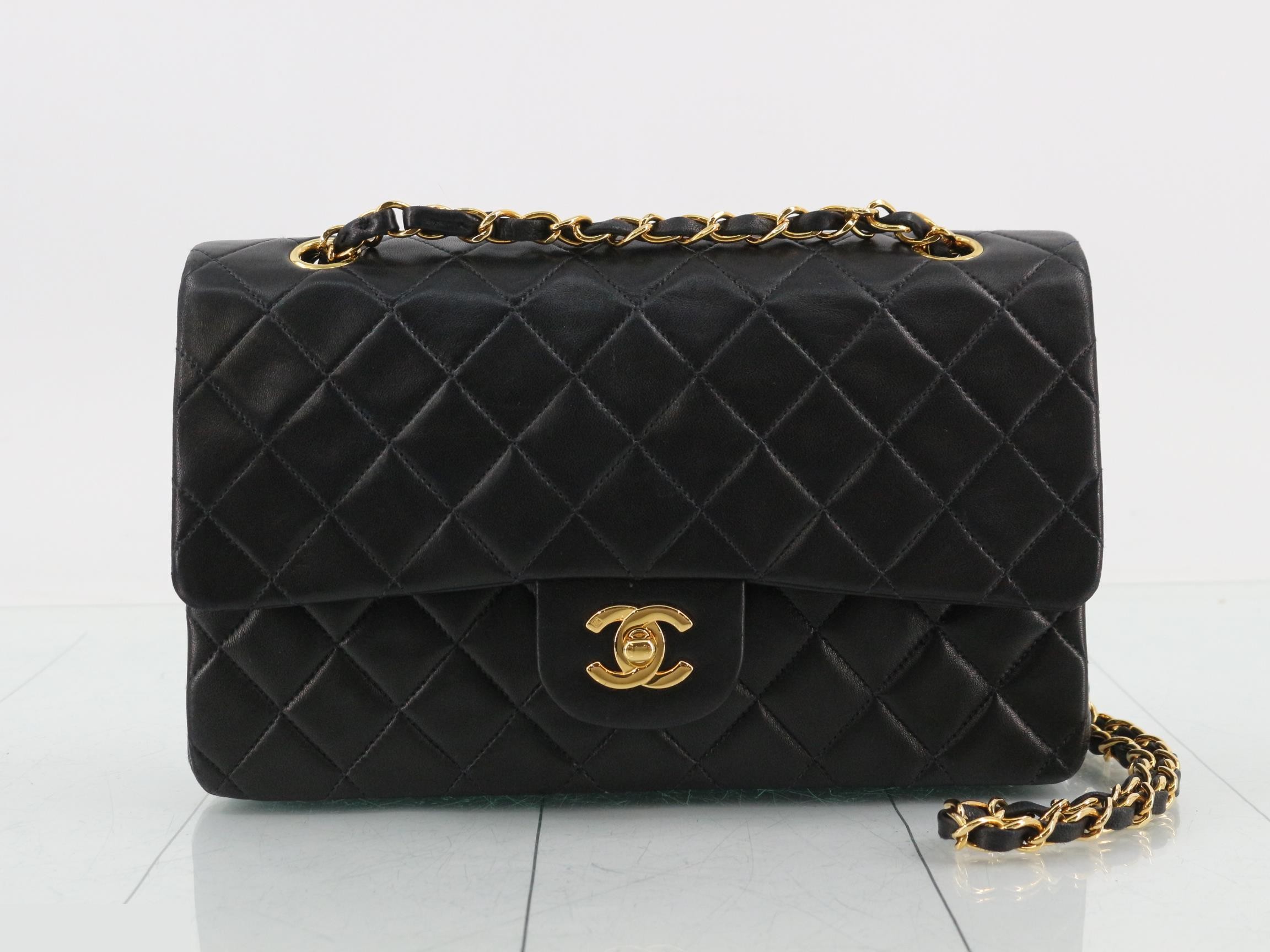 Matelasse 25 Lambskin Double Flap Chain Shoulder Bag
