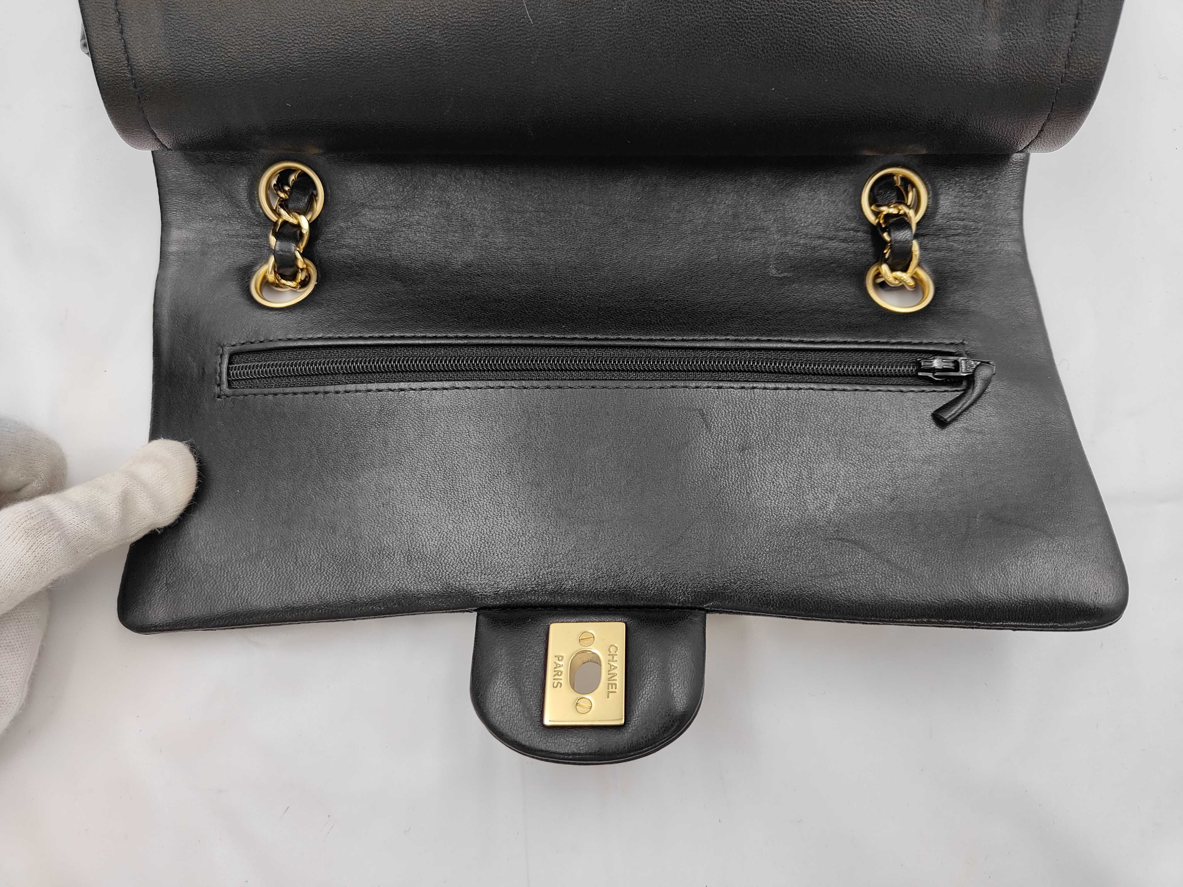 Matelassé Chain Shoulder Bag, Black, Serial Number 19 (Shoulder Bag) — view 7