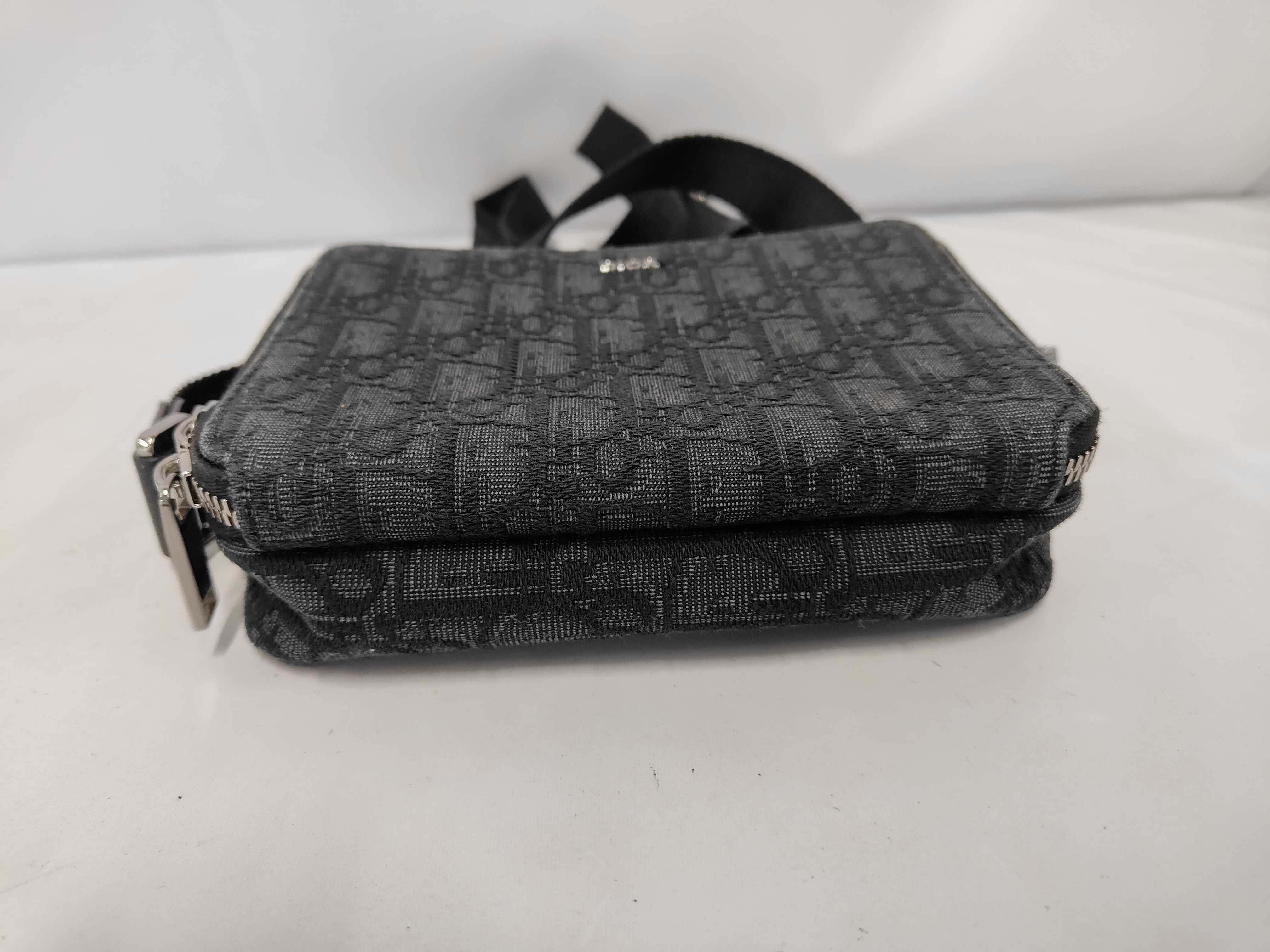 Trotter Shoulder Pouch 2OBBC119YSE_H03E Shoulder Bag (No Box) — view 3