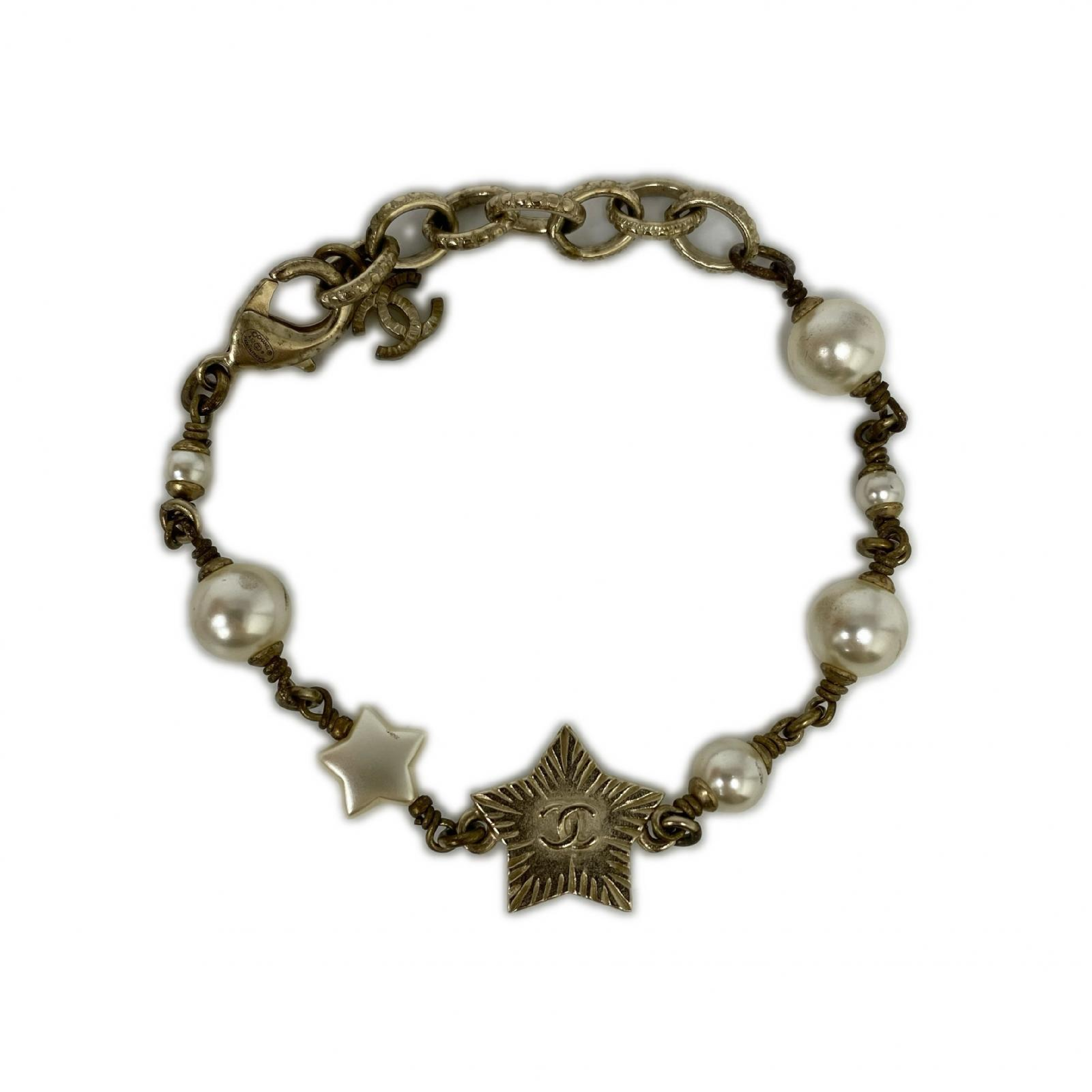 Gold-colored metal faux pearl star A17B fashion bracelet/bangle — view 3
