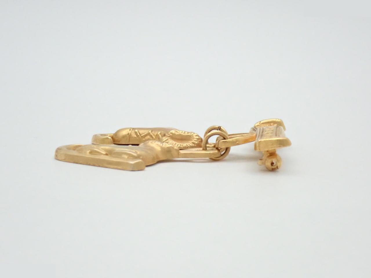 skate shoe motif brooch — view 3