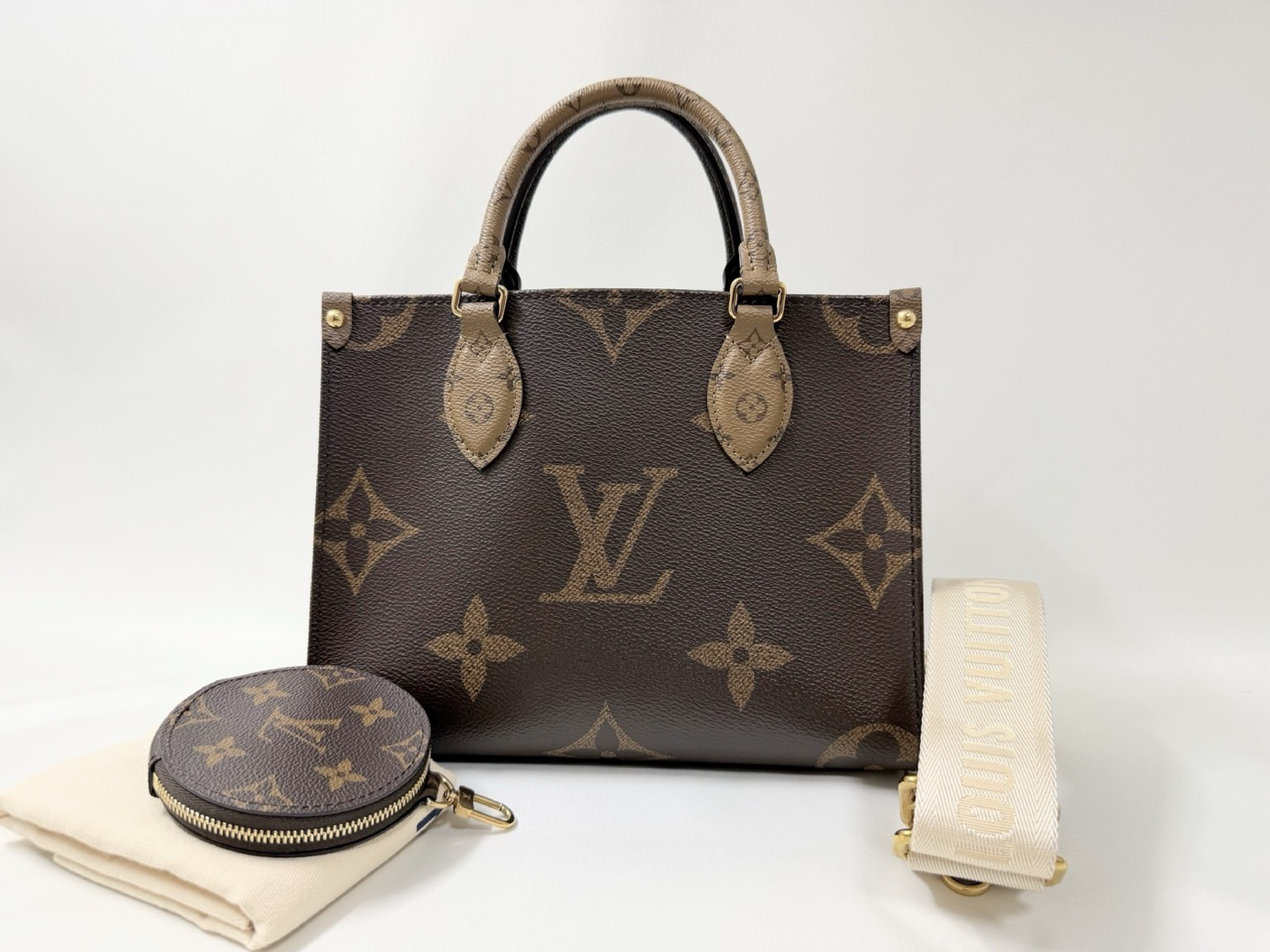 Monogram Giant Reverse On the Go PM M46373 Handbag RFID Shoulder Bag