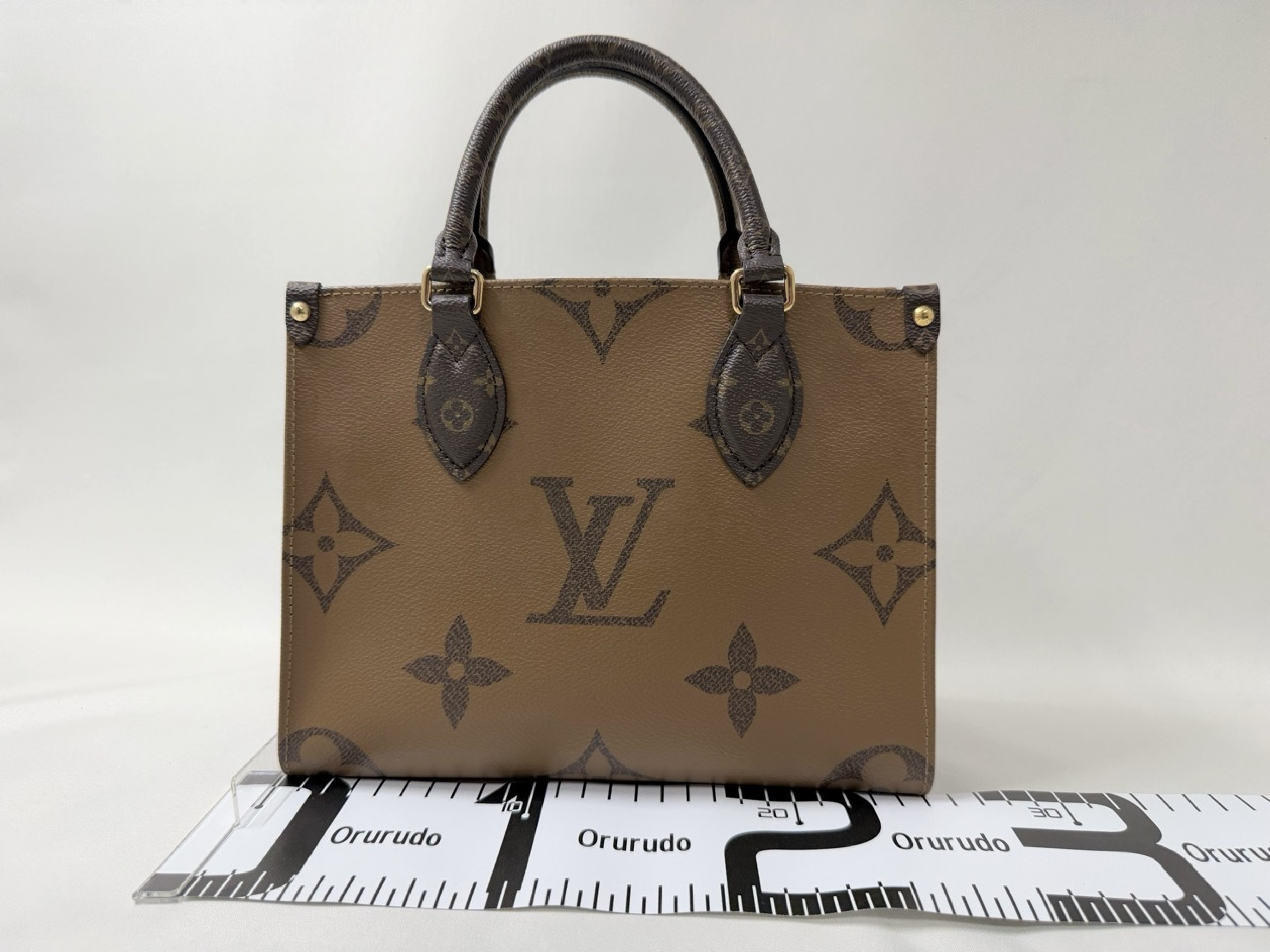 Monogram Giant Reverse On the Go PM M46373 Handbag RFID Shoulder Bag — view 2