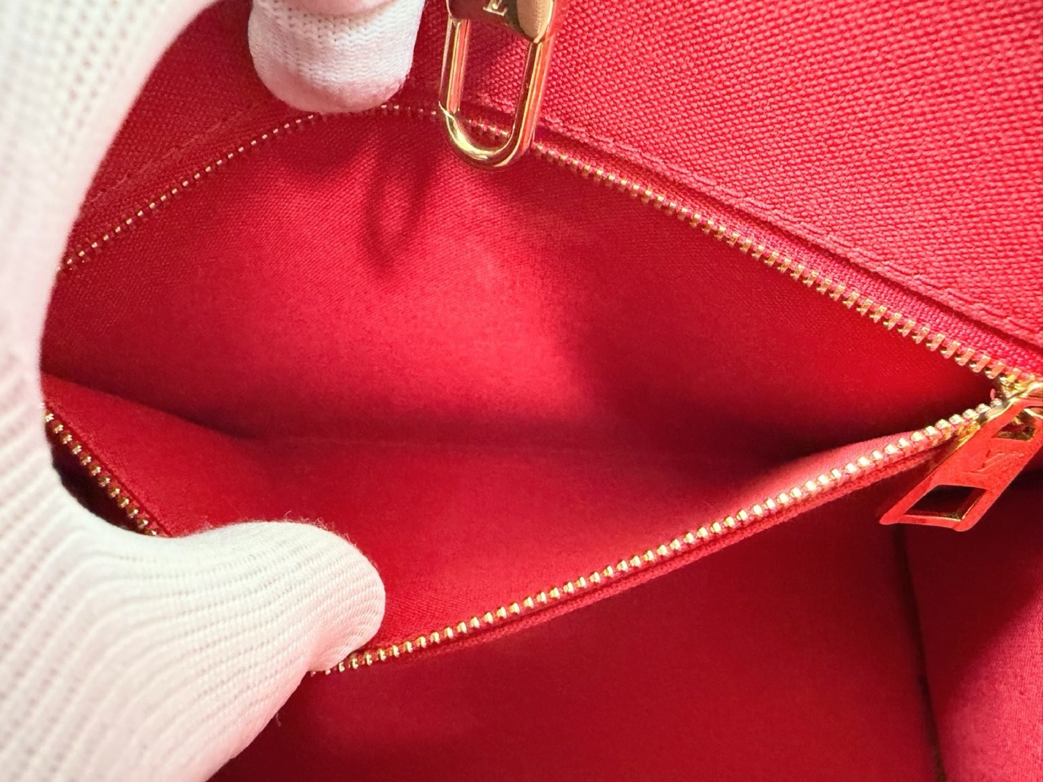 Monogram Giant Reverse On the Go PM M46373 Handbag RFID Shoulder Bag — view 11