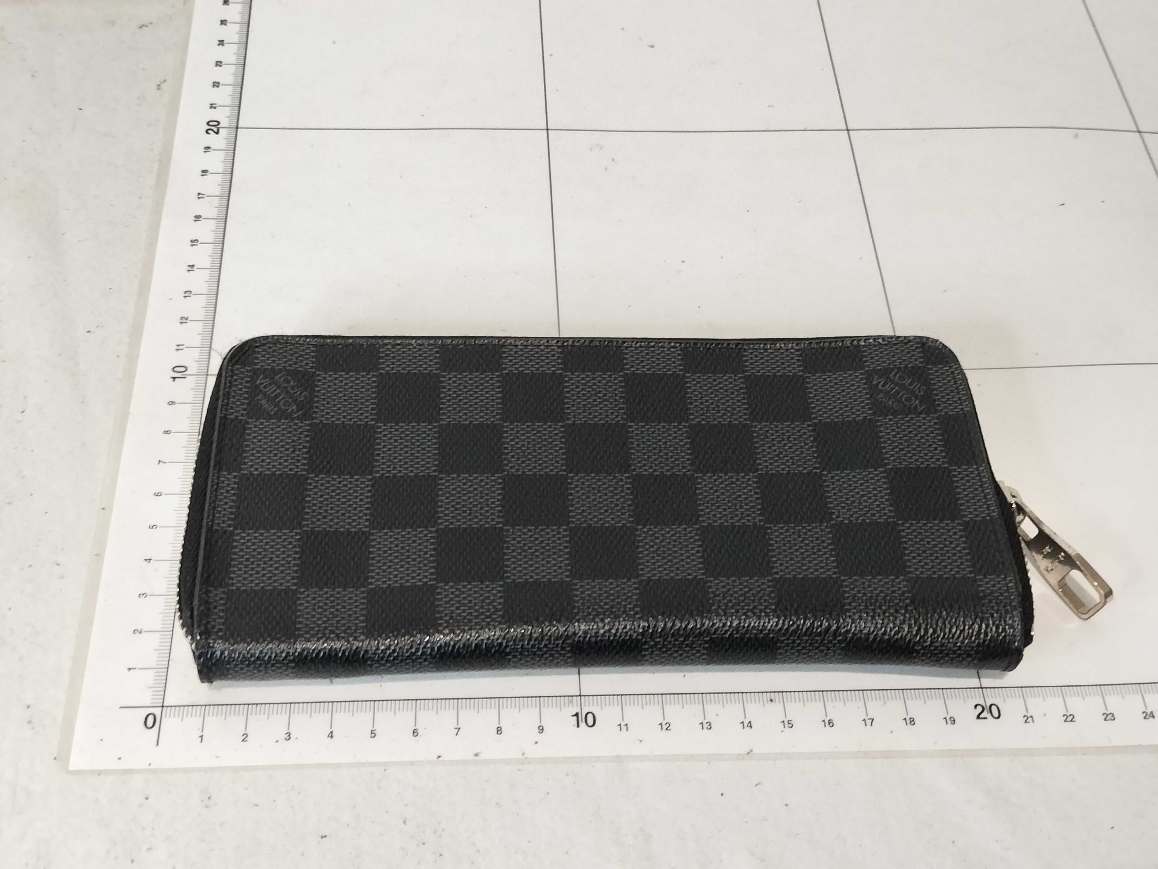 Damier Graphite Zippy Wallet Vertical N63095 Wallet — view 3