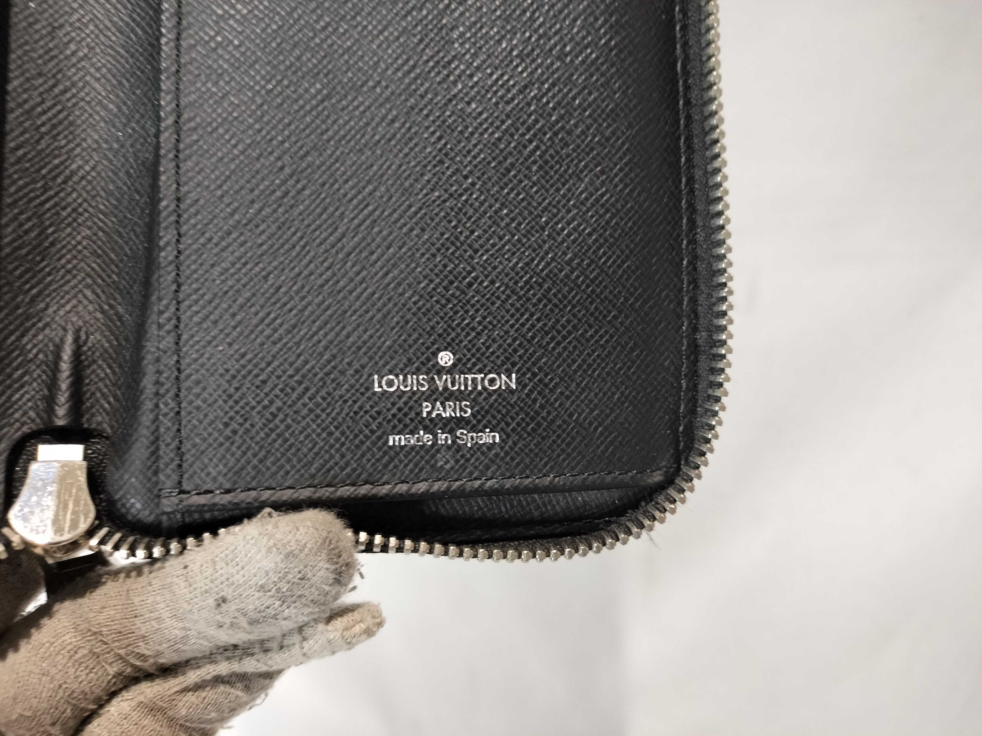 Damier Graphite Zippy Wallet Vertical N63095 Wallet — view 8