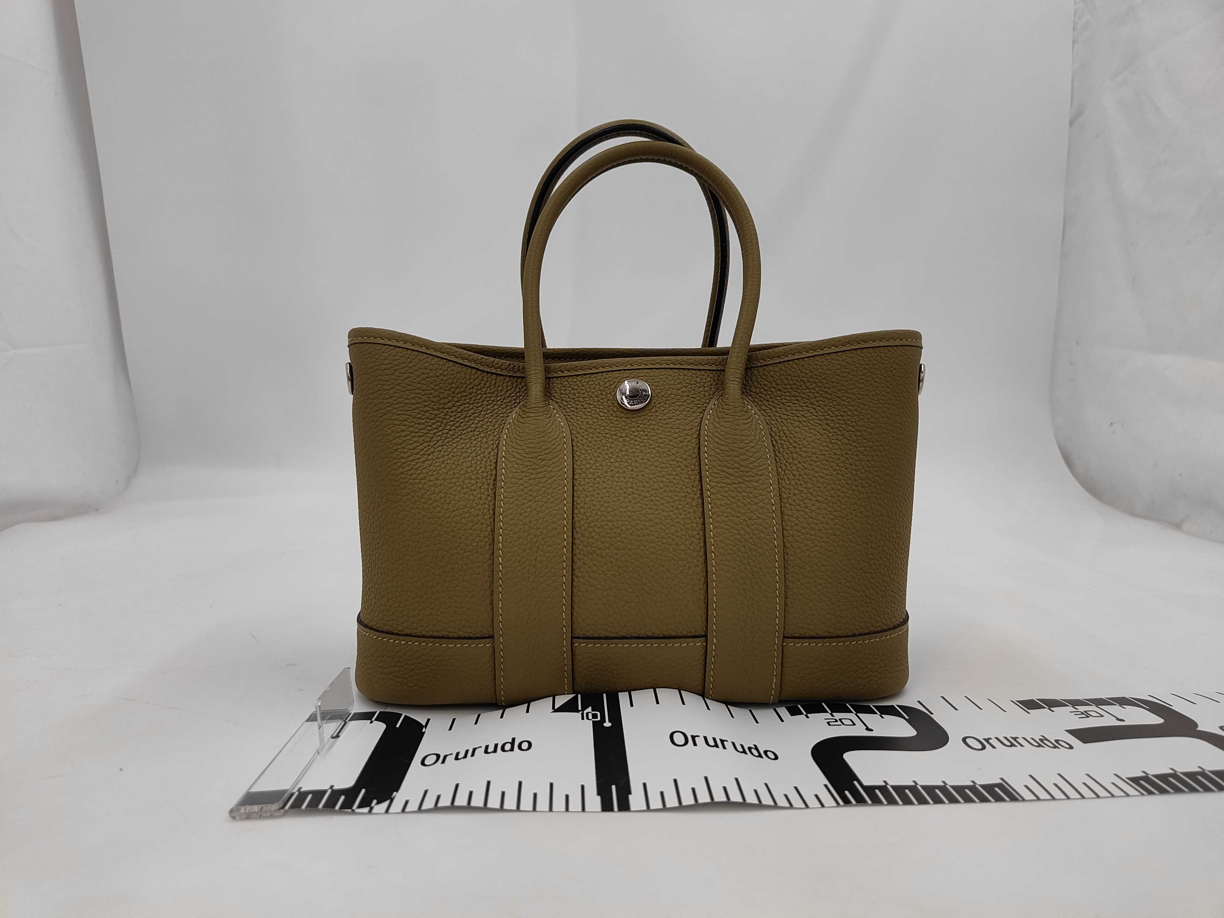 Garden Party Neo Dune Togo Silver Hardware G Stamp Handbag — view 2