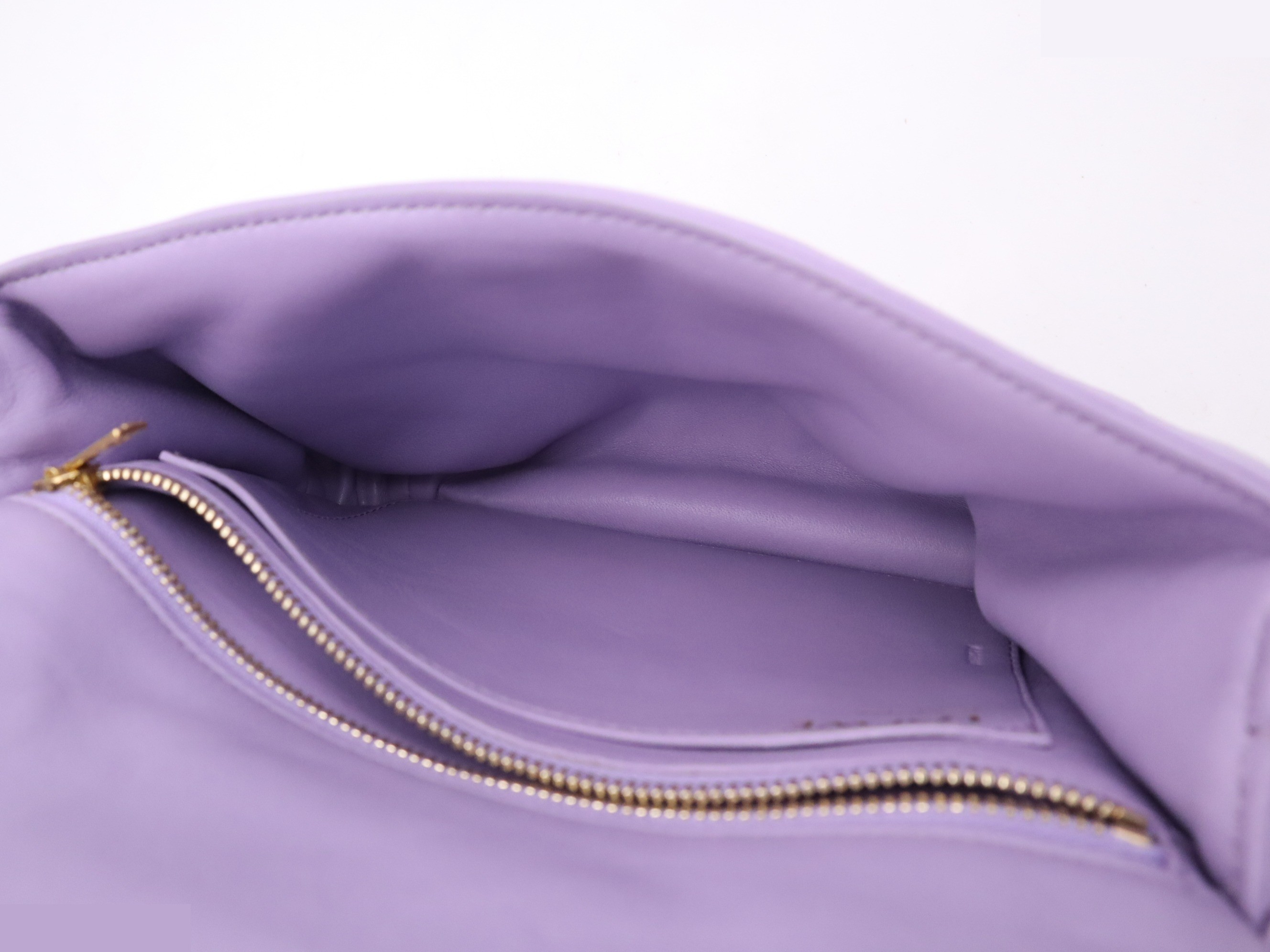 Lambskin puffer bag, Goya style, purple, gold hardware, with shoulder strap. — view 7