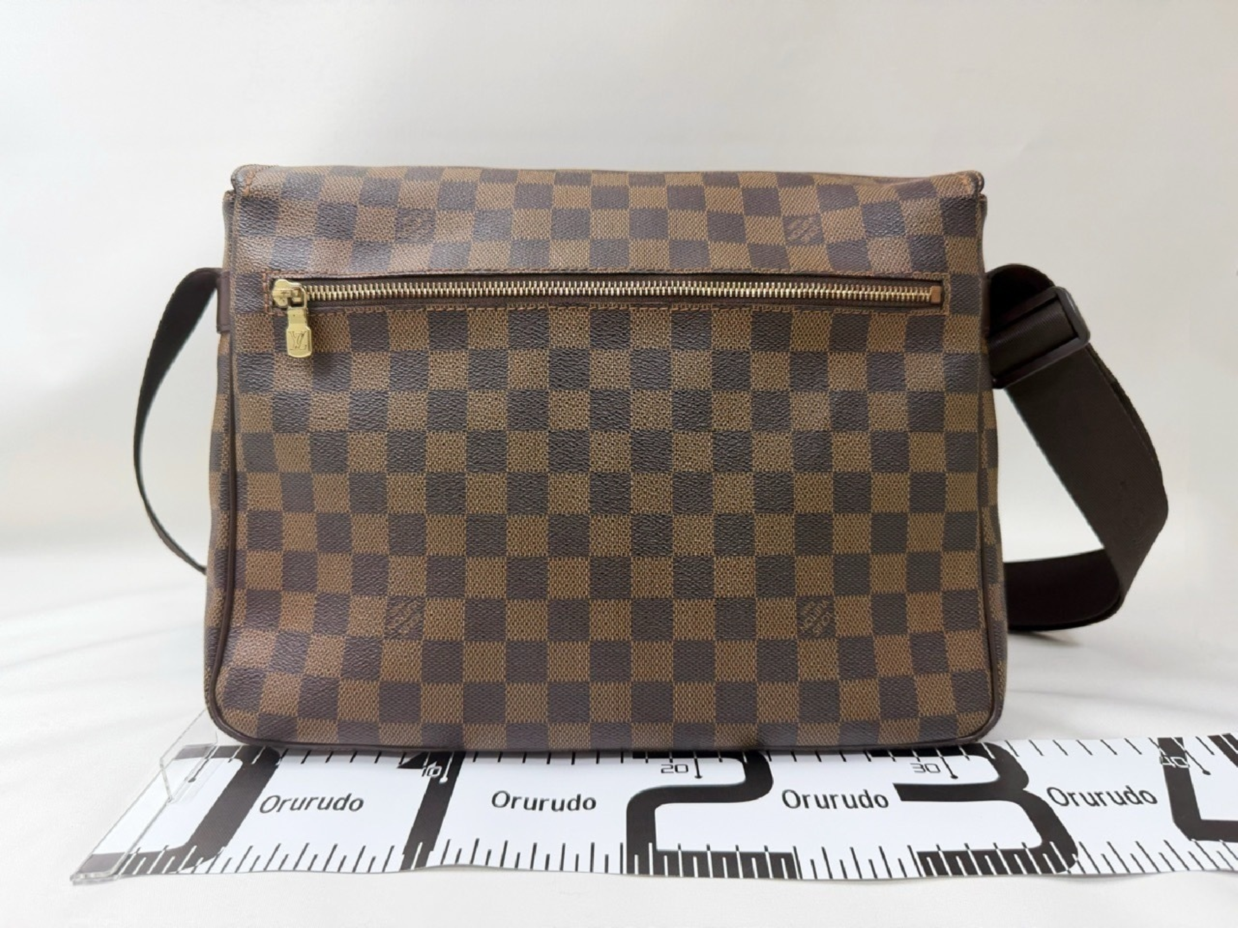 Damier Messenger Melville N51125 Shoulder Bag — view 2