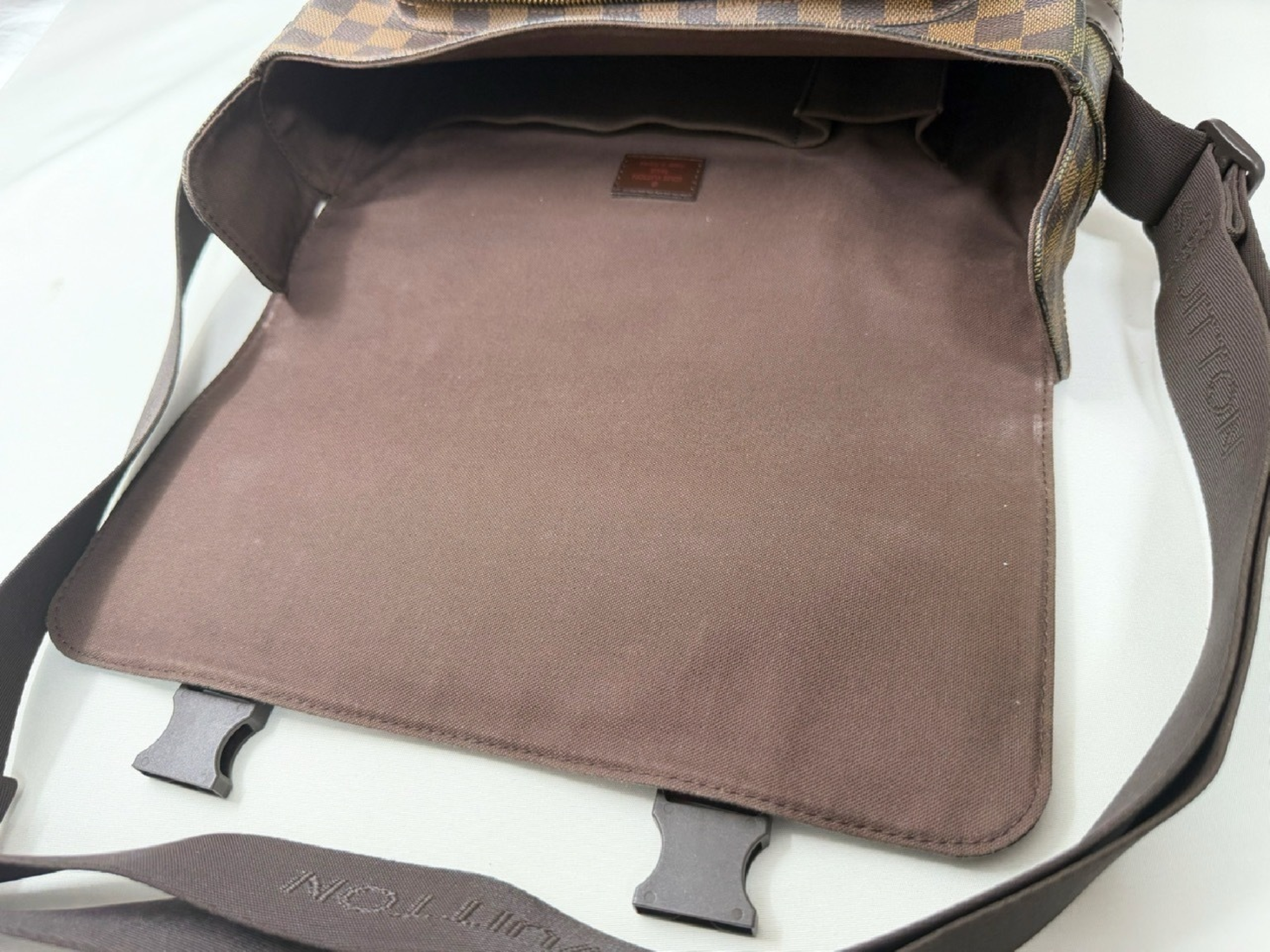Damier Messenger Melville N51125 Shoulder Bag — view 11