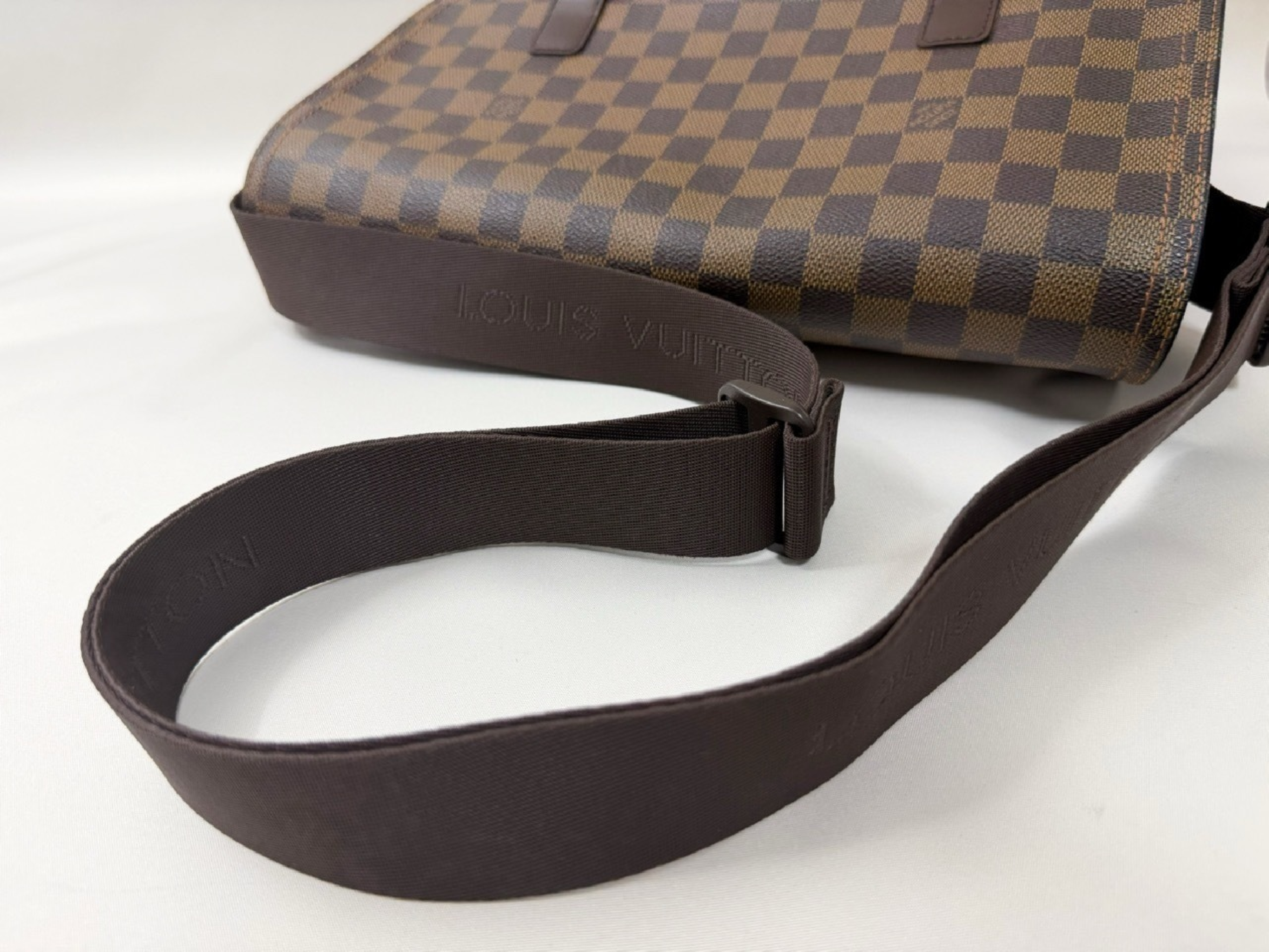 Damier Messenger Melville N51125 Shoulder Bag — view 12