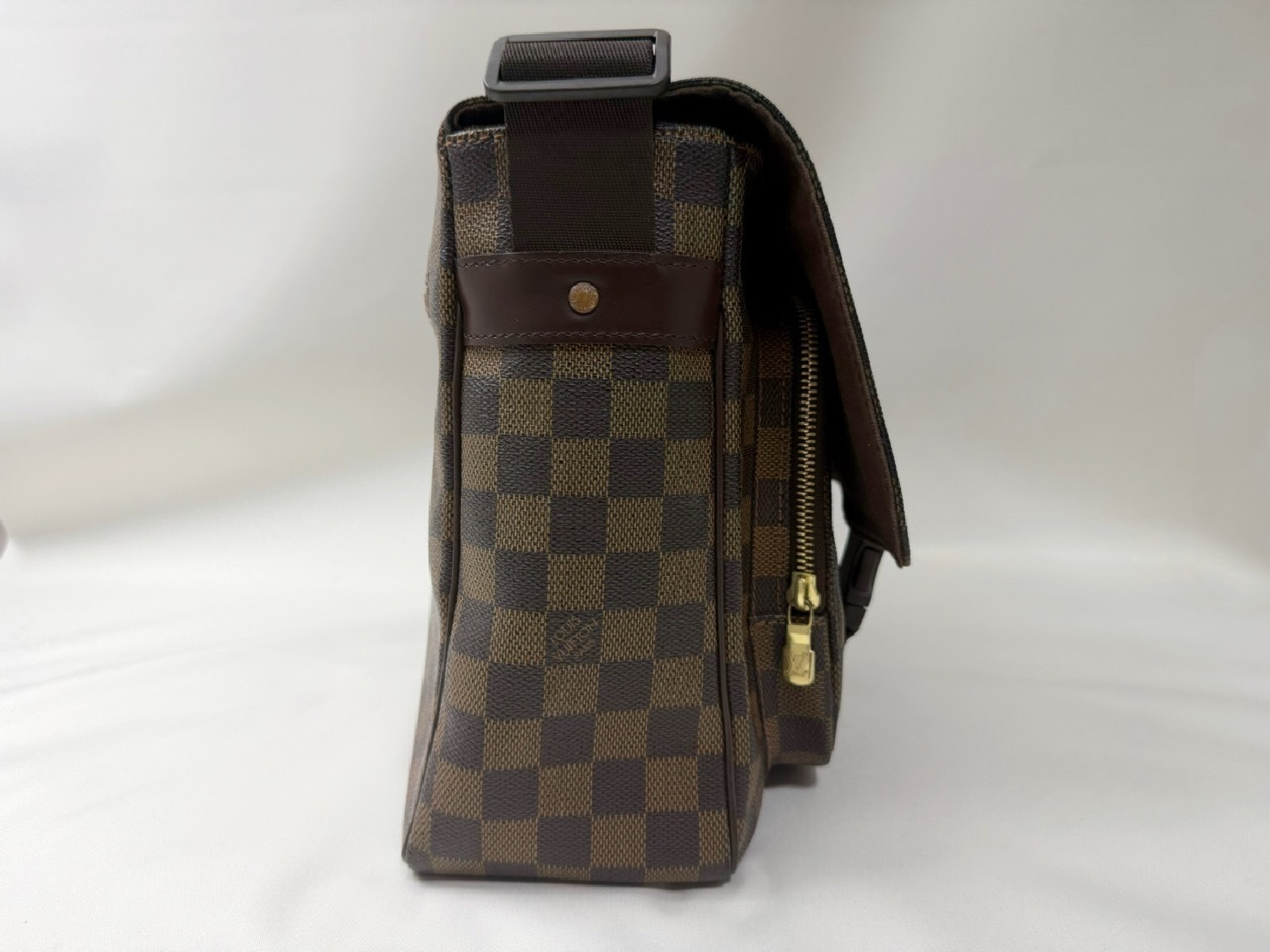 Damier Messenger Melville N51125 Shoulder Bag — view 3
