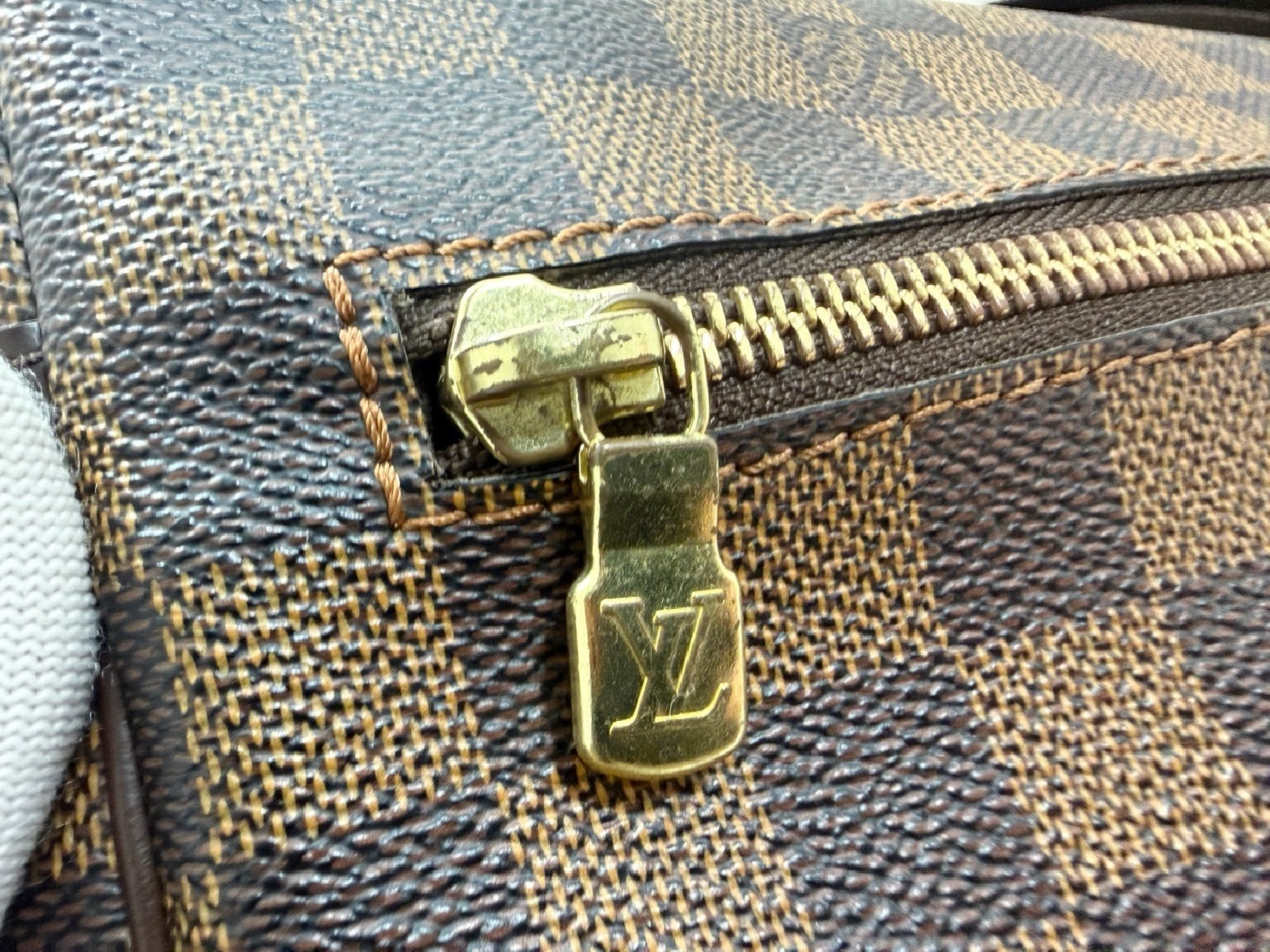 Damier Messenger Melville N51125 Shoulder Bag — view 8